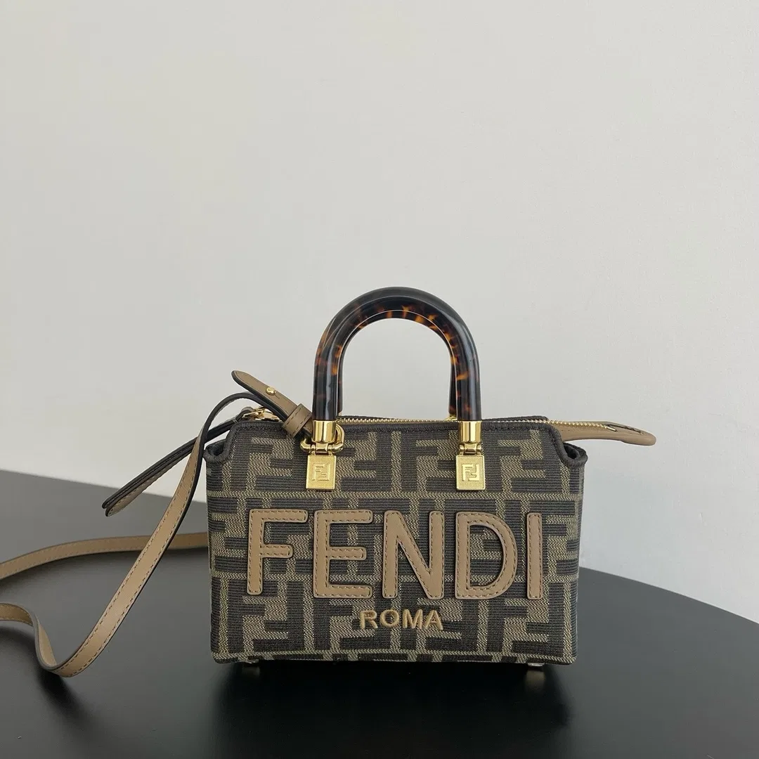 FEN 27FW CMBSDWE 070 미니백