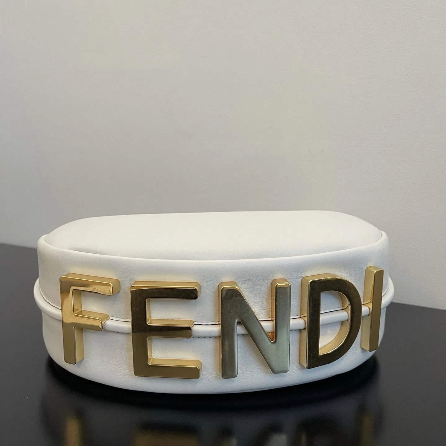 FEN 27FW CMBSDWE 079 토트백 4