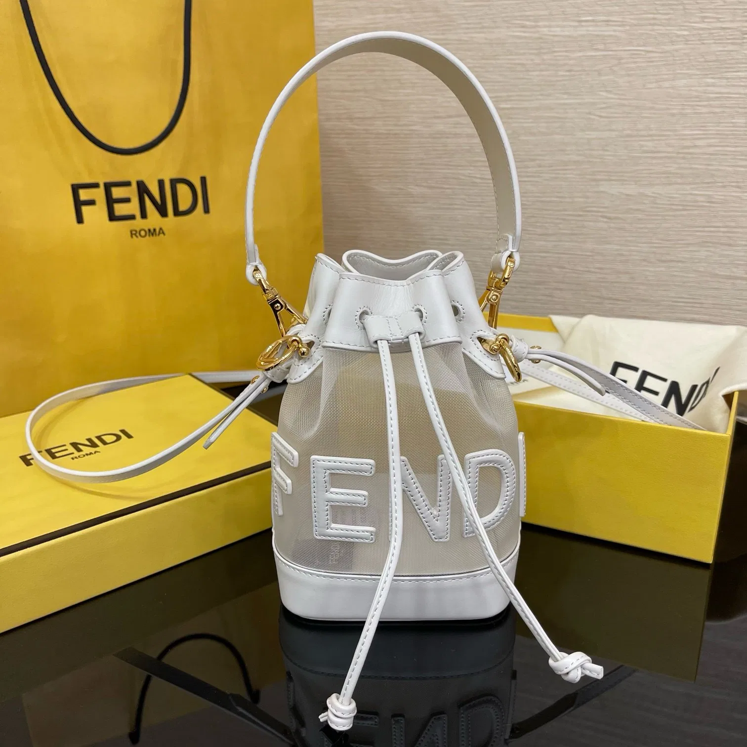 FEN 27FW CMBSDWE 088 버킷백