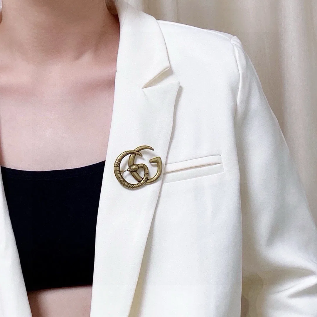 GU 27FW EBVXPVG 008 브로치 3