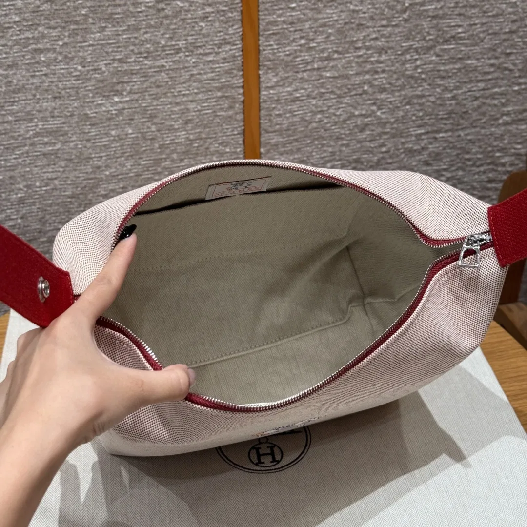 HER 27FW DCFARNA 012 파우치 5