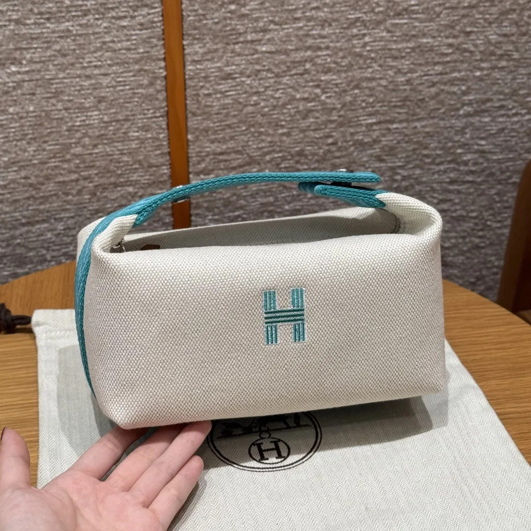 HER 27FW DCFARNA 014 파우치