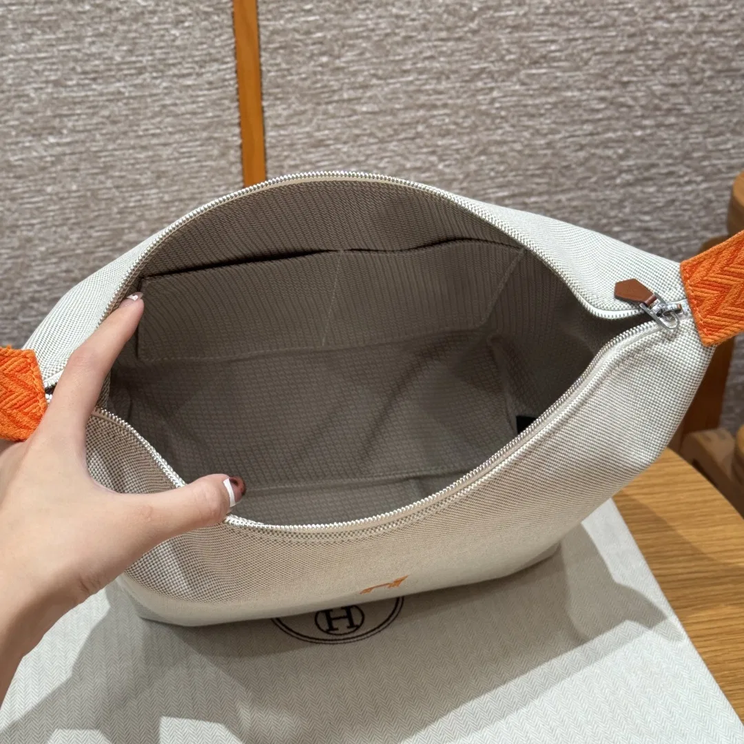 HER 27FW DCFARNA 015 파우치 6