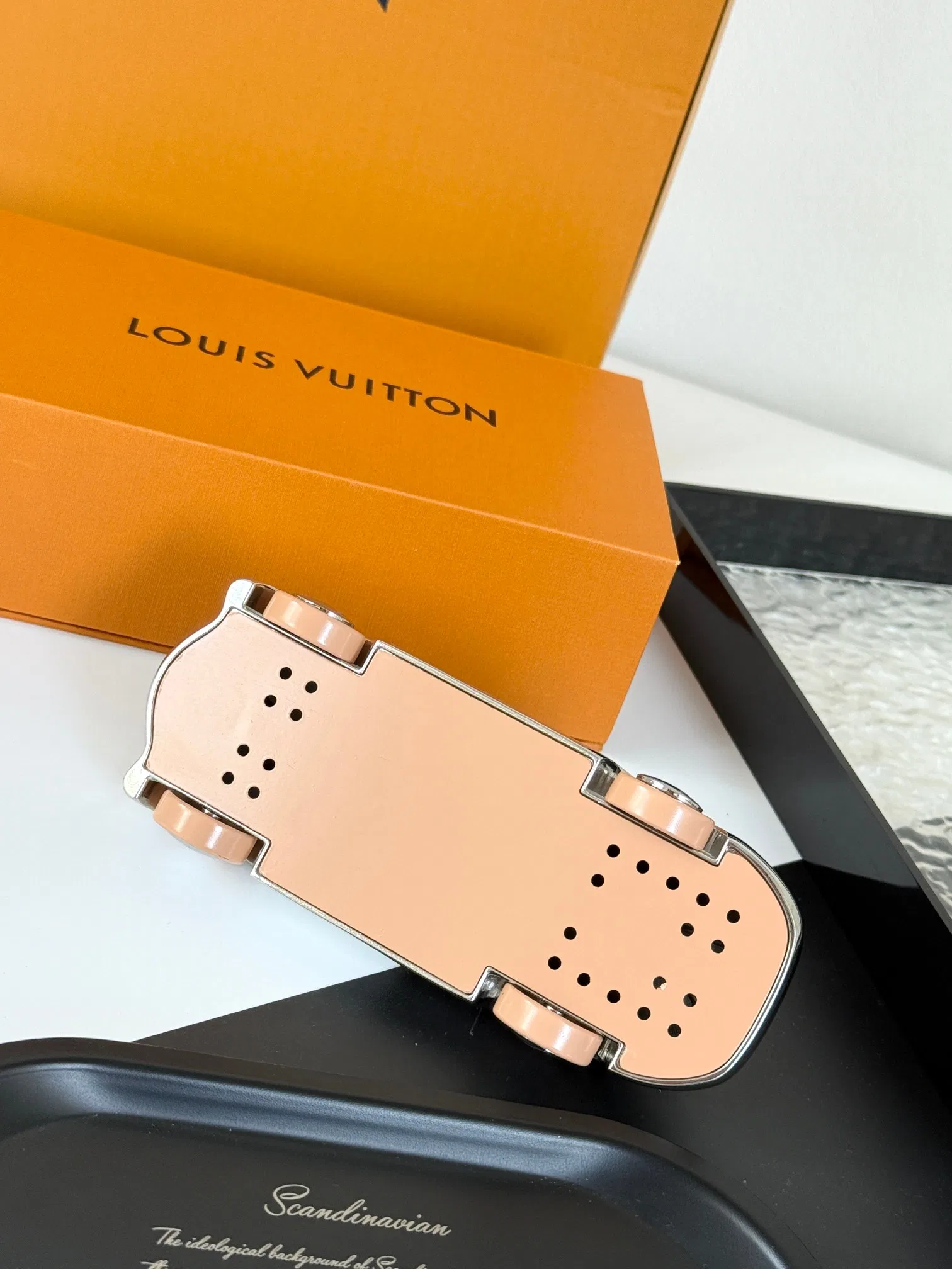 LV 27FW AKUCGHD 007 자동차 4