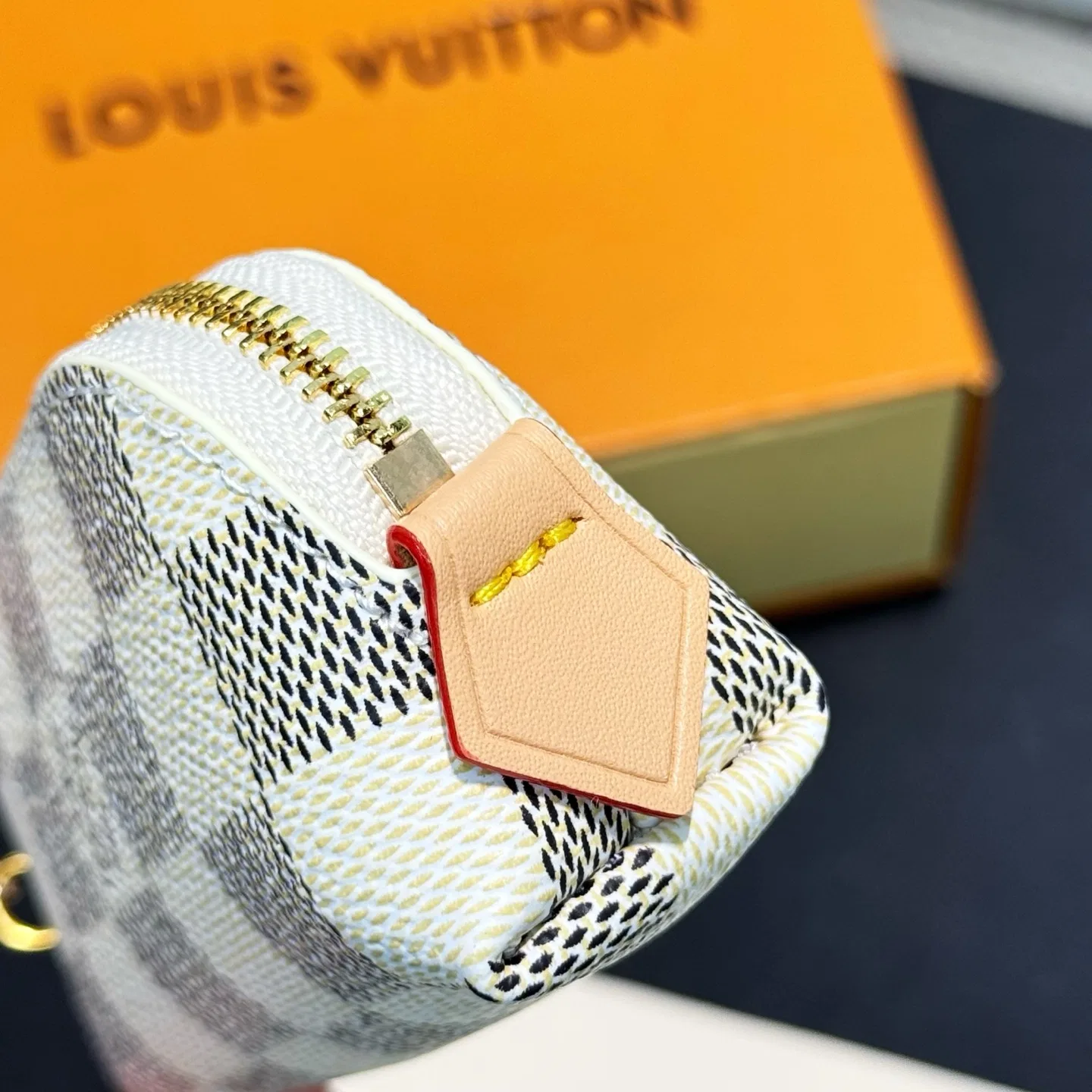 LV 27FW AKUCGHD 008 참 6