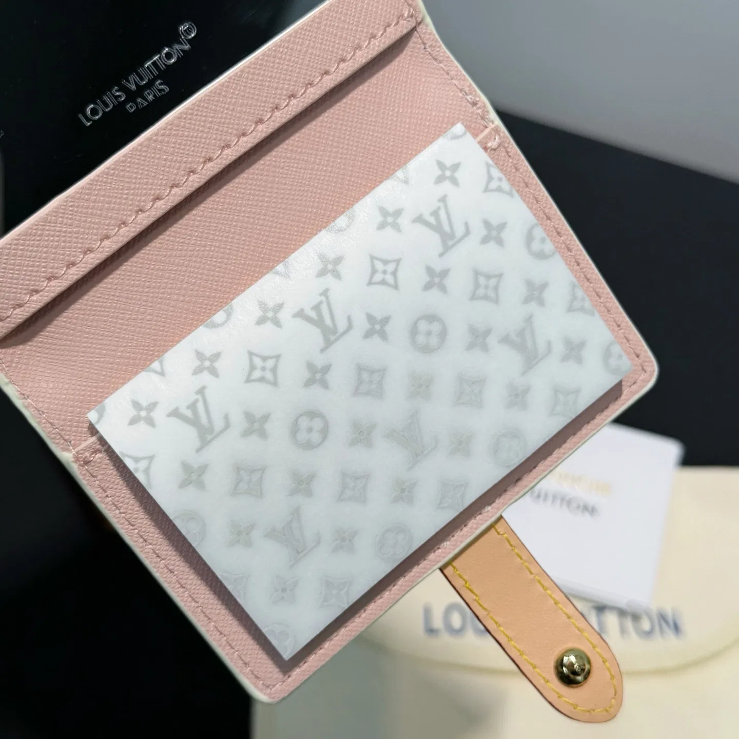 LV 27FW AKUCGHD 009 지갑 5
