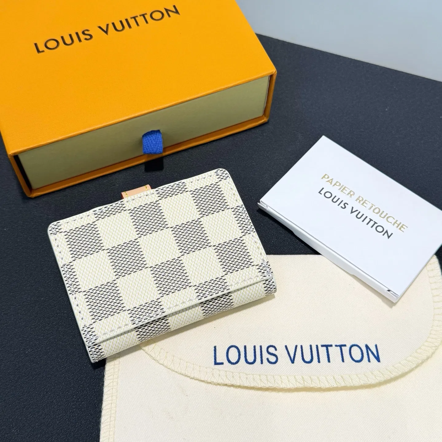 LV 27FW AKUCGHD 009 지갑 6