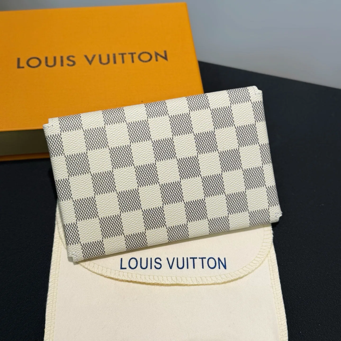 LV 27FW AKUCGHD 010 지갑 3