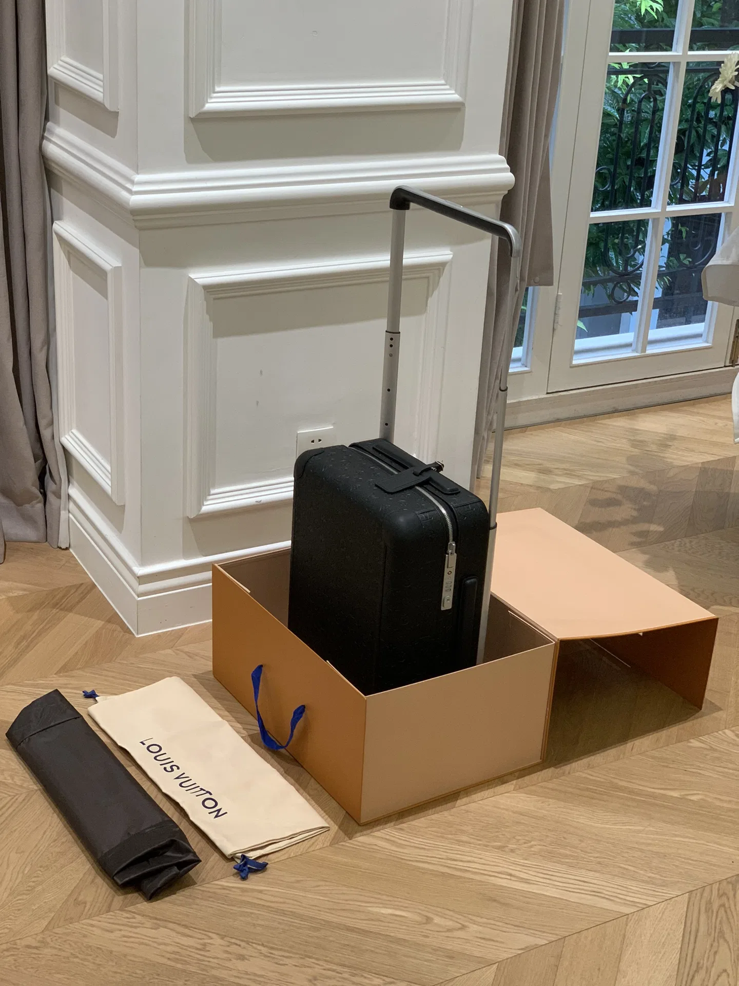 LV 27FW AKUCGHD 012 캐리어 4