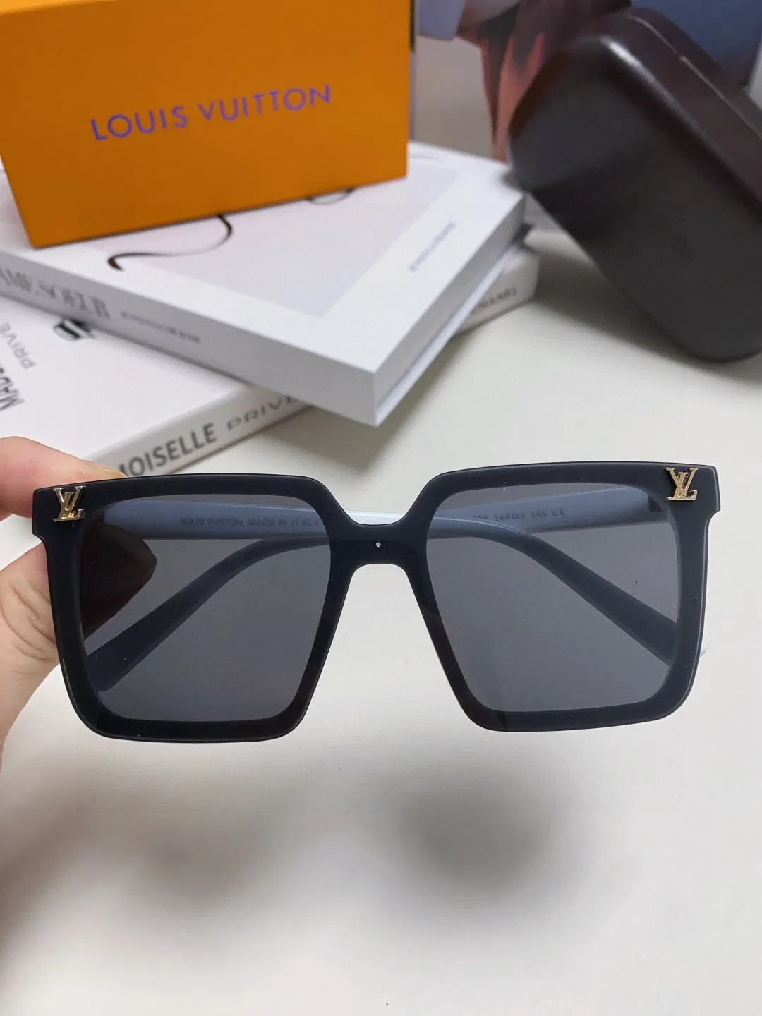 LV 27FW AKUCGHD 013 선글라스 4