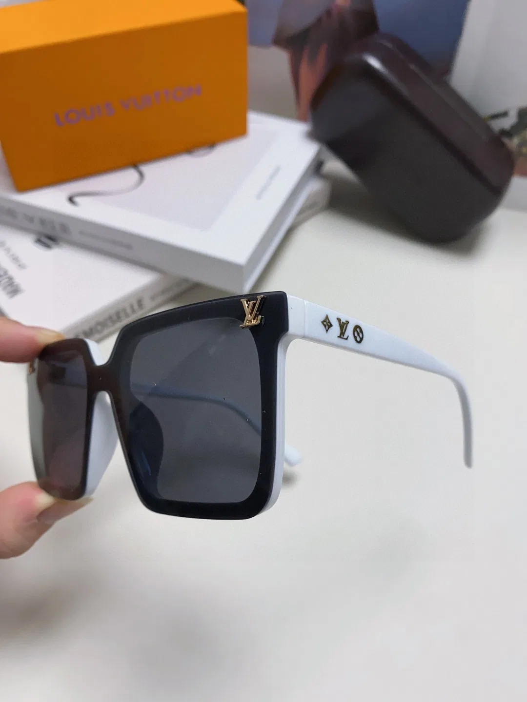 LV 27FW AKUCGHD 013 선글라스 6