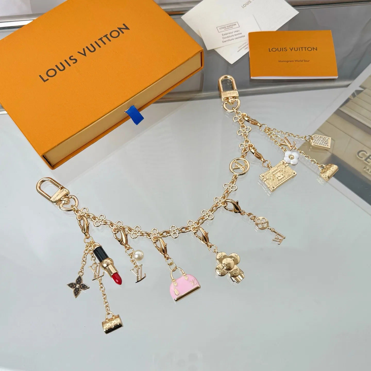 LV 27FW AKUCGHD 020 키링