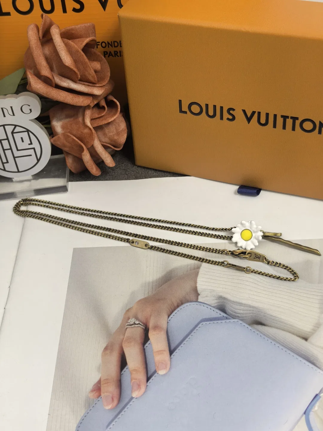 LV 27FW AKUCGHD 026 목걸이 3
