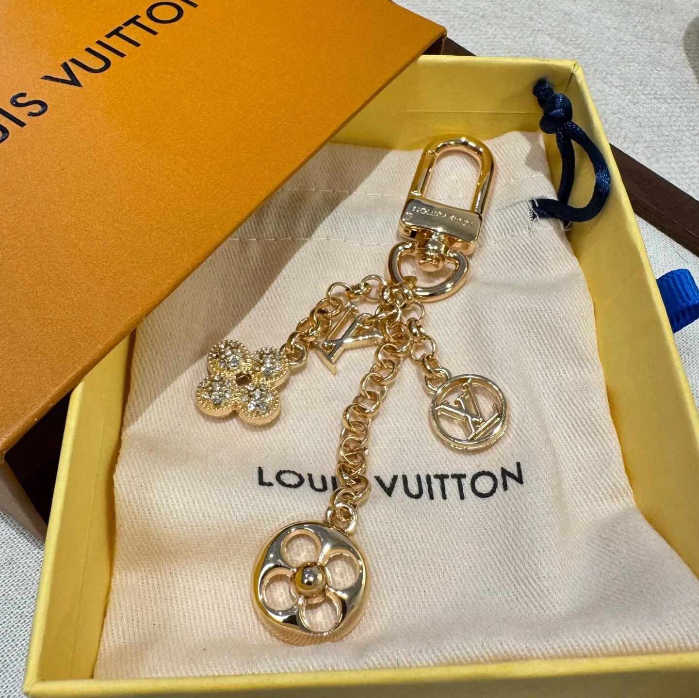LV 27FW AKUCGHD 031 키링 3