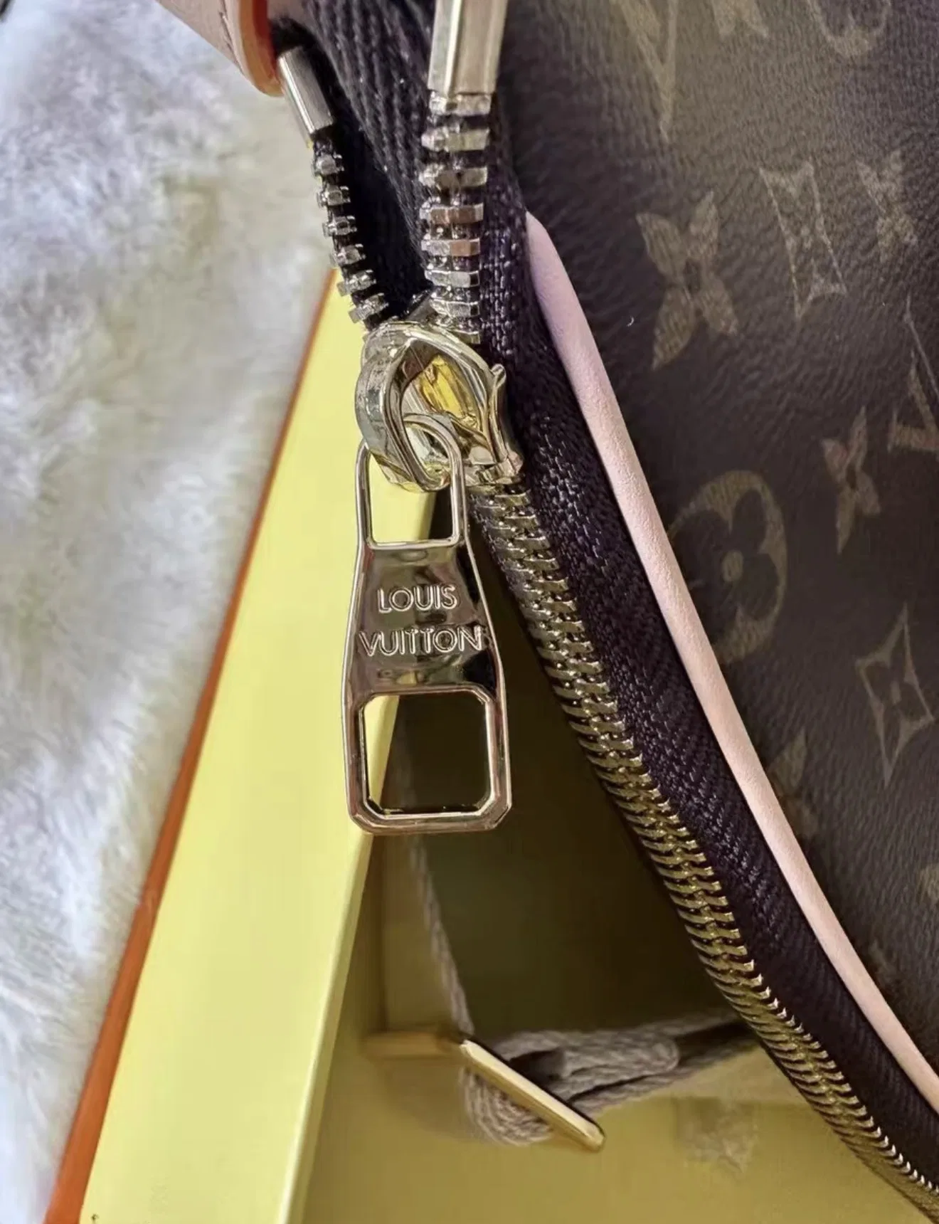 LV 27FW AKUCGHD 036 테니스라켓 5