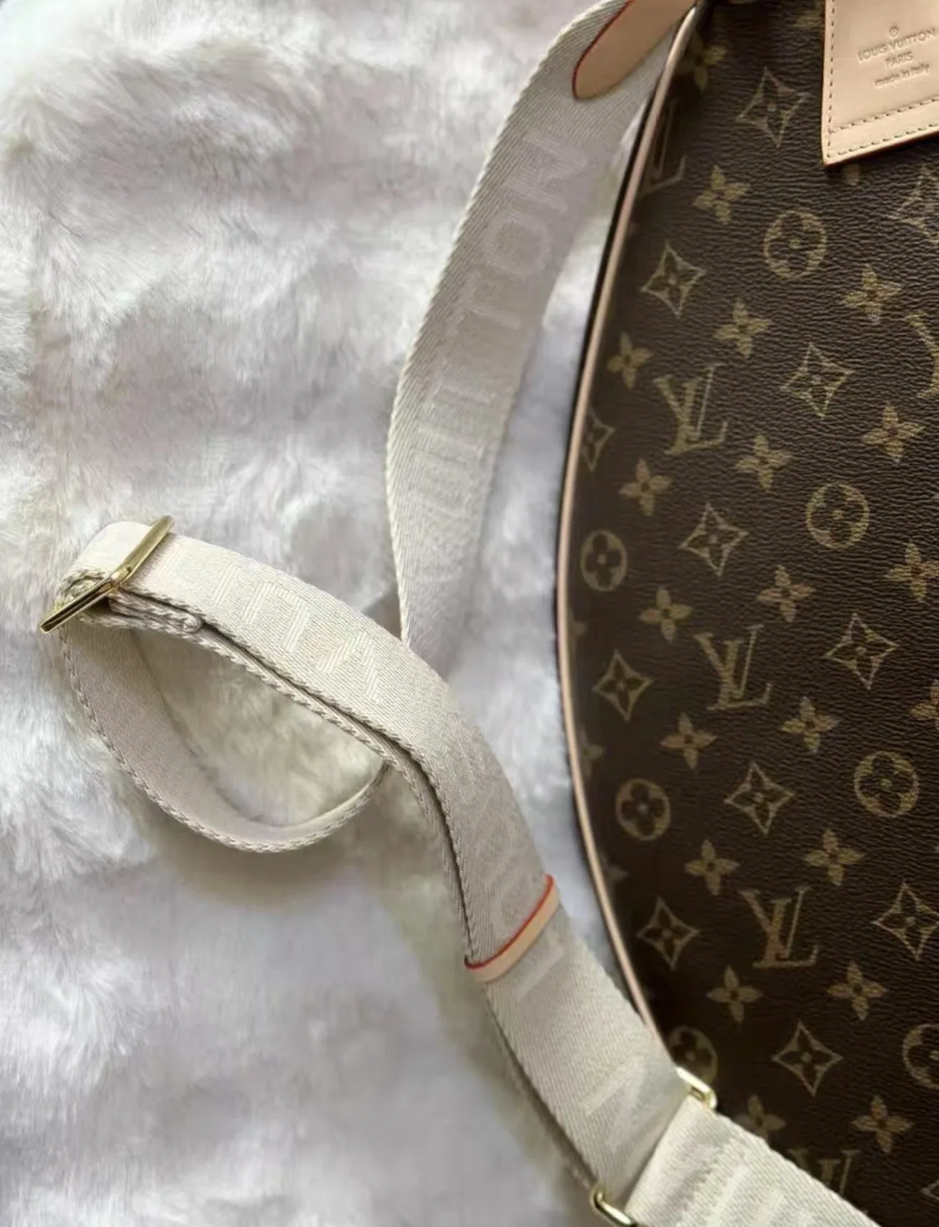 LV 27FW AKUCGHD 036 테니스라켓 6