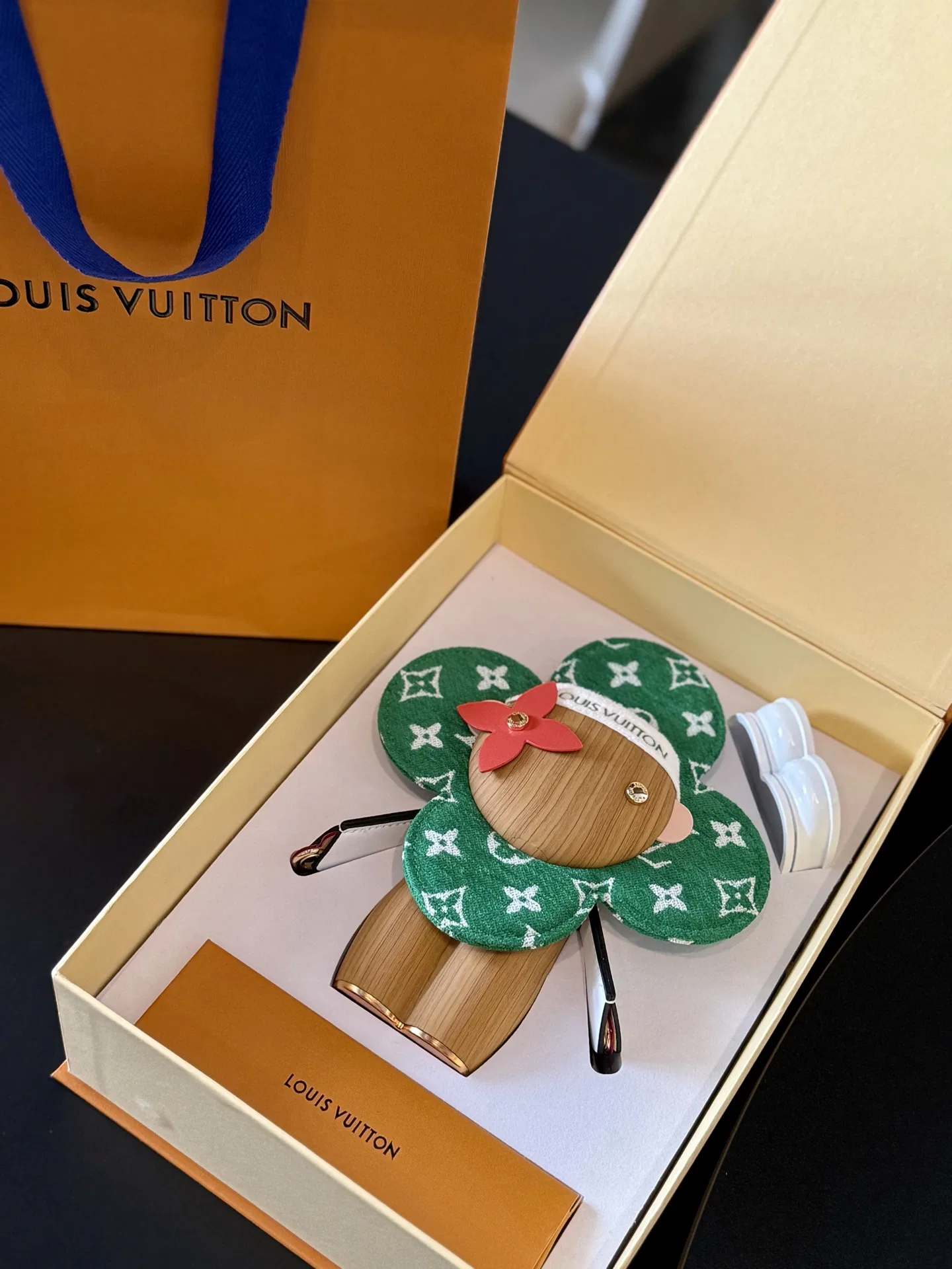 LV 27FW AKUCGHD 038 피규어