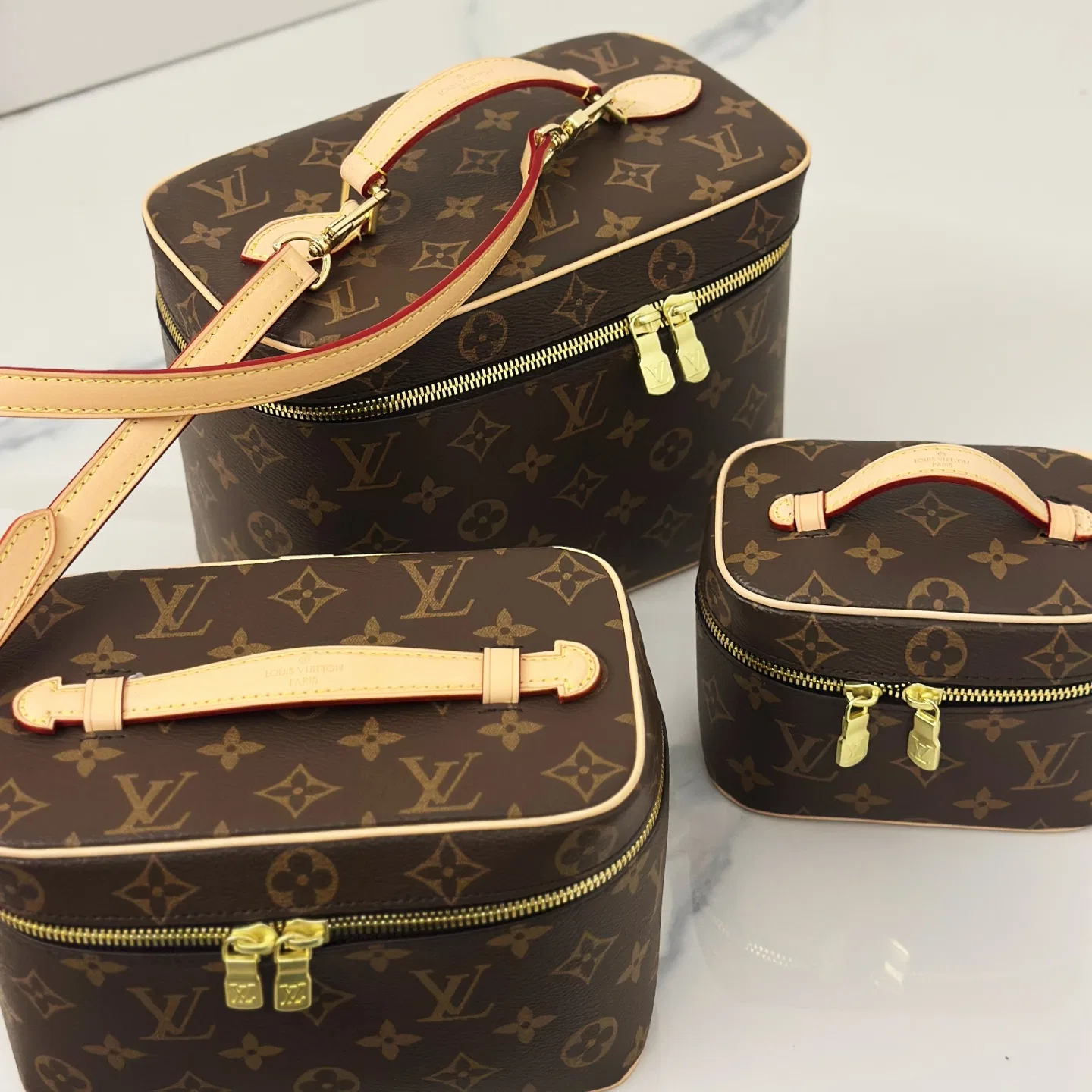 LV 27FW AKUCGHD 042 파우치 5