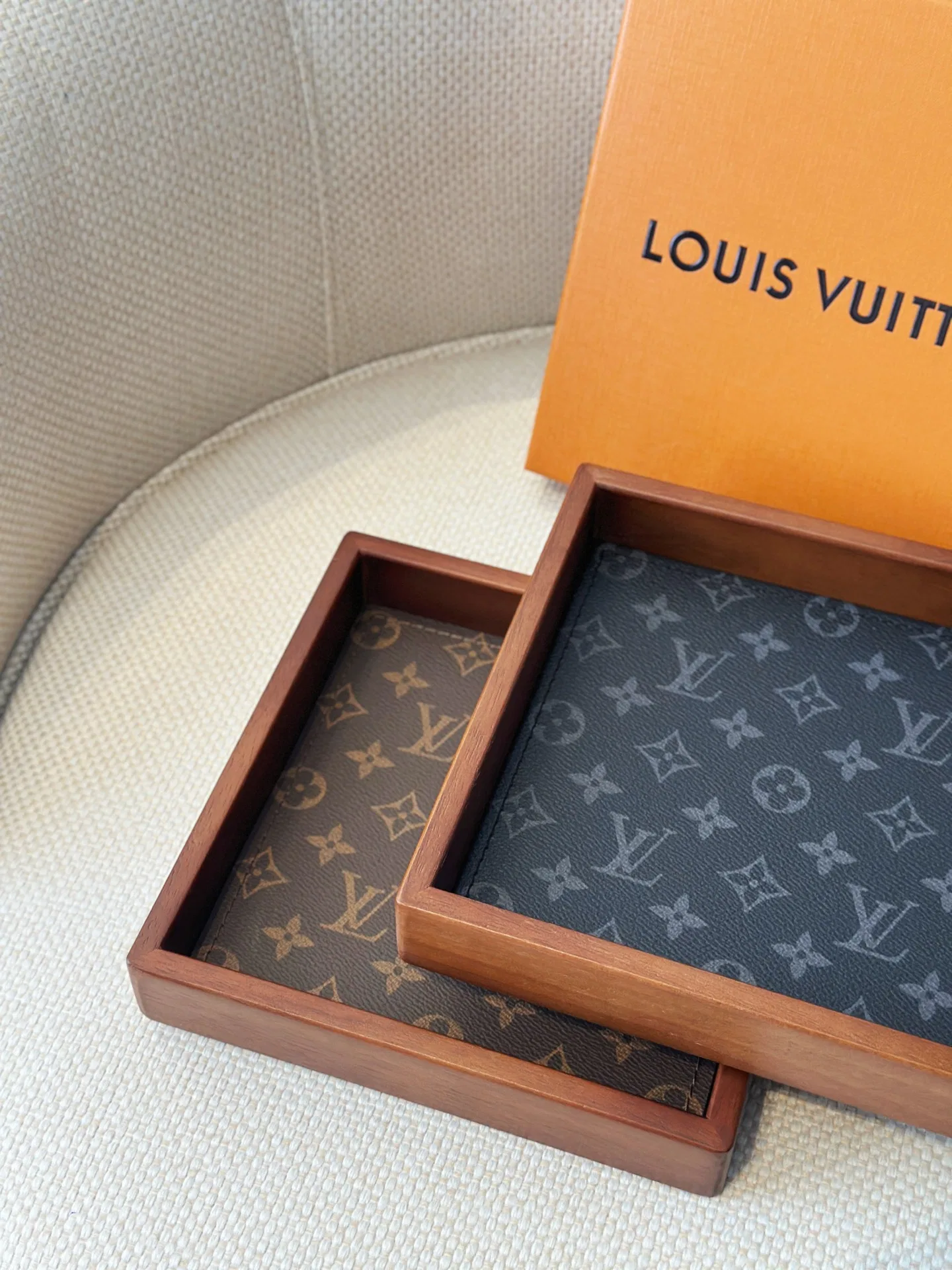 LV 27FW AKUCGHD 043 트레이 5