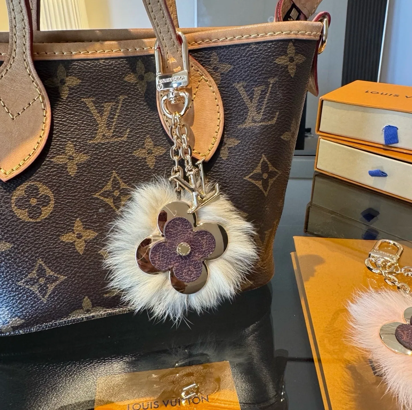 LV 27FW AKUCGHD 054 키링