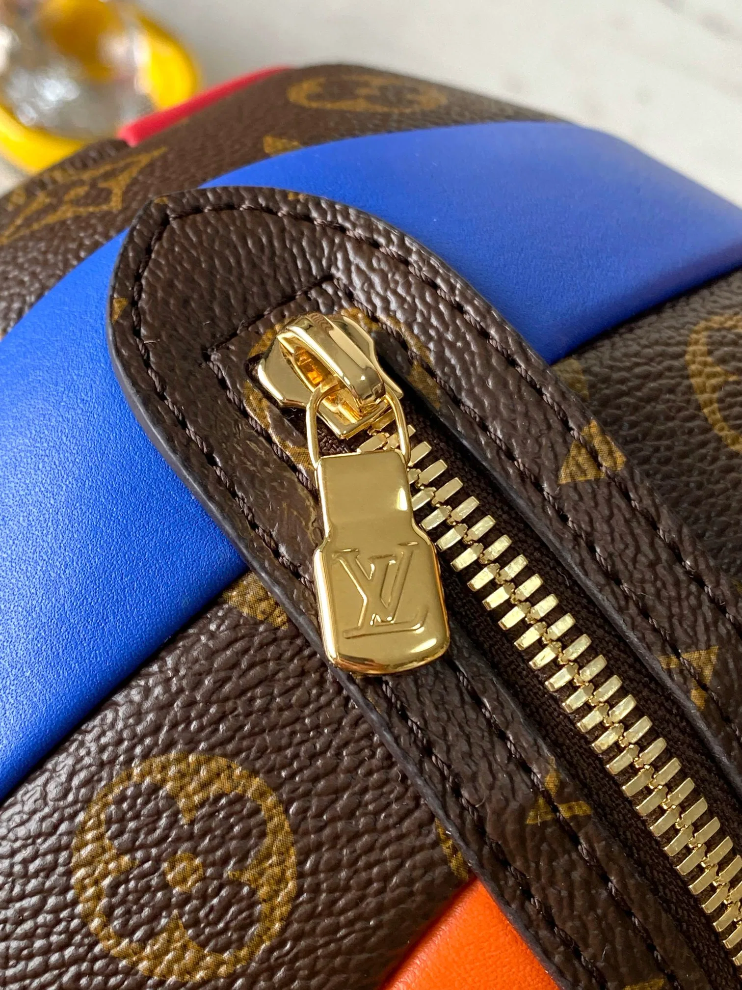 LV 27FW AKUCGHD 087 숄더백 5
