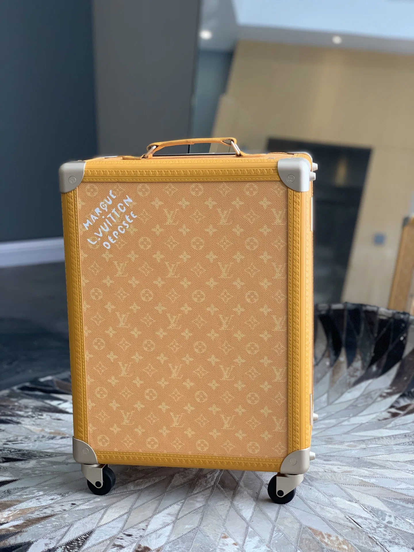 LV 27FW AKUCGHD 093 캐리어