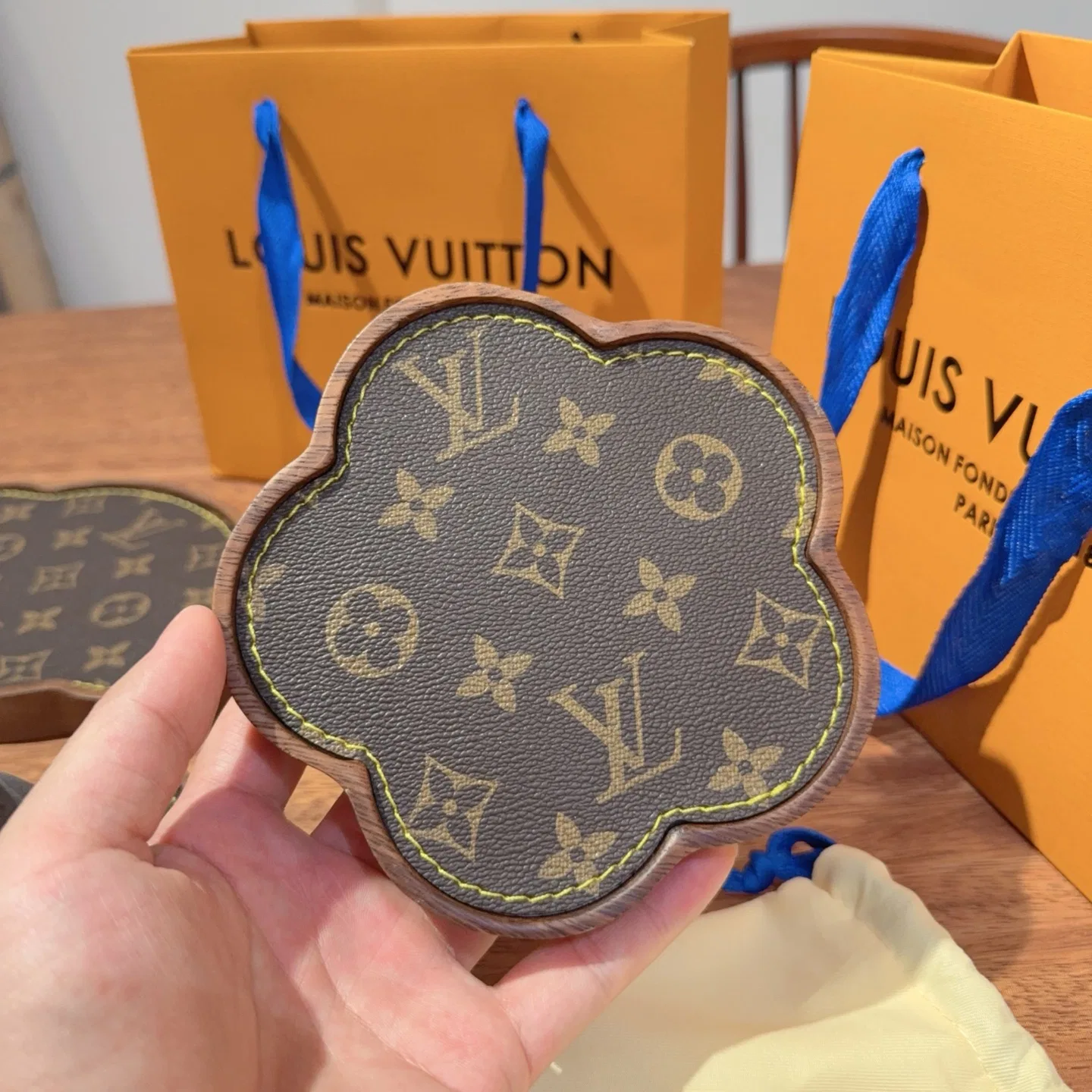 LV 27FW AKUCGHD 095 트레이 4