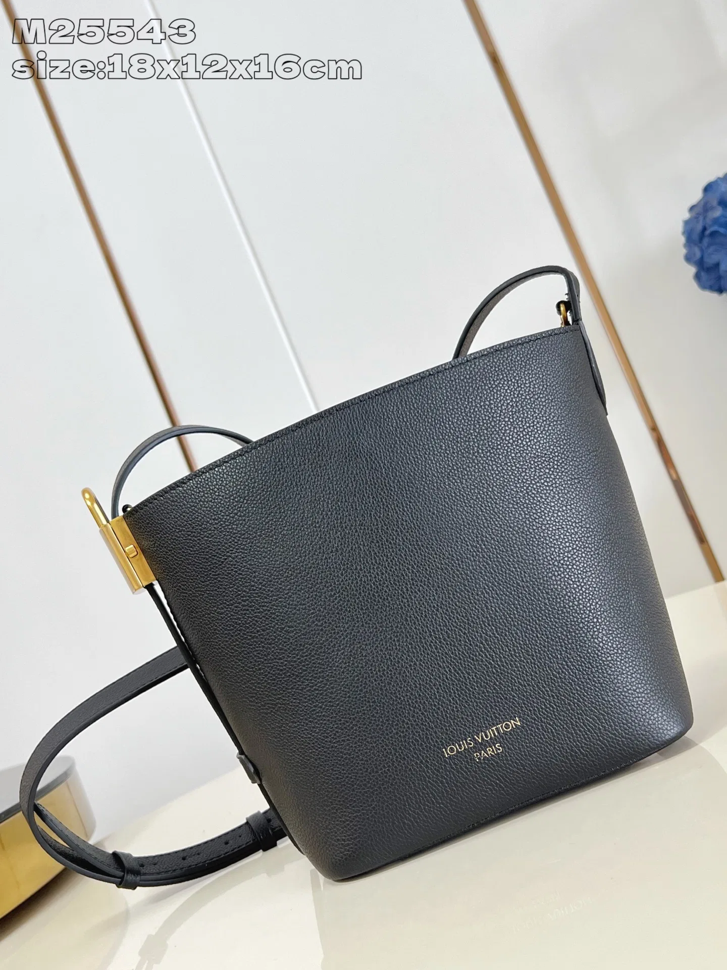 LV 27FW EJMGZXH 001 버킷백