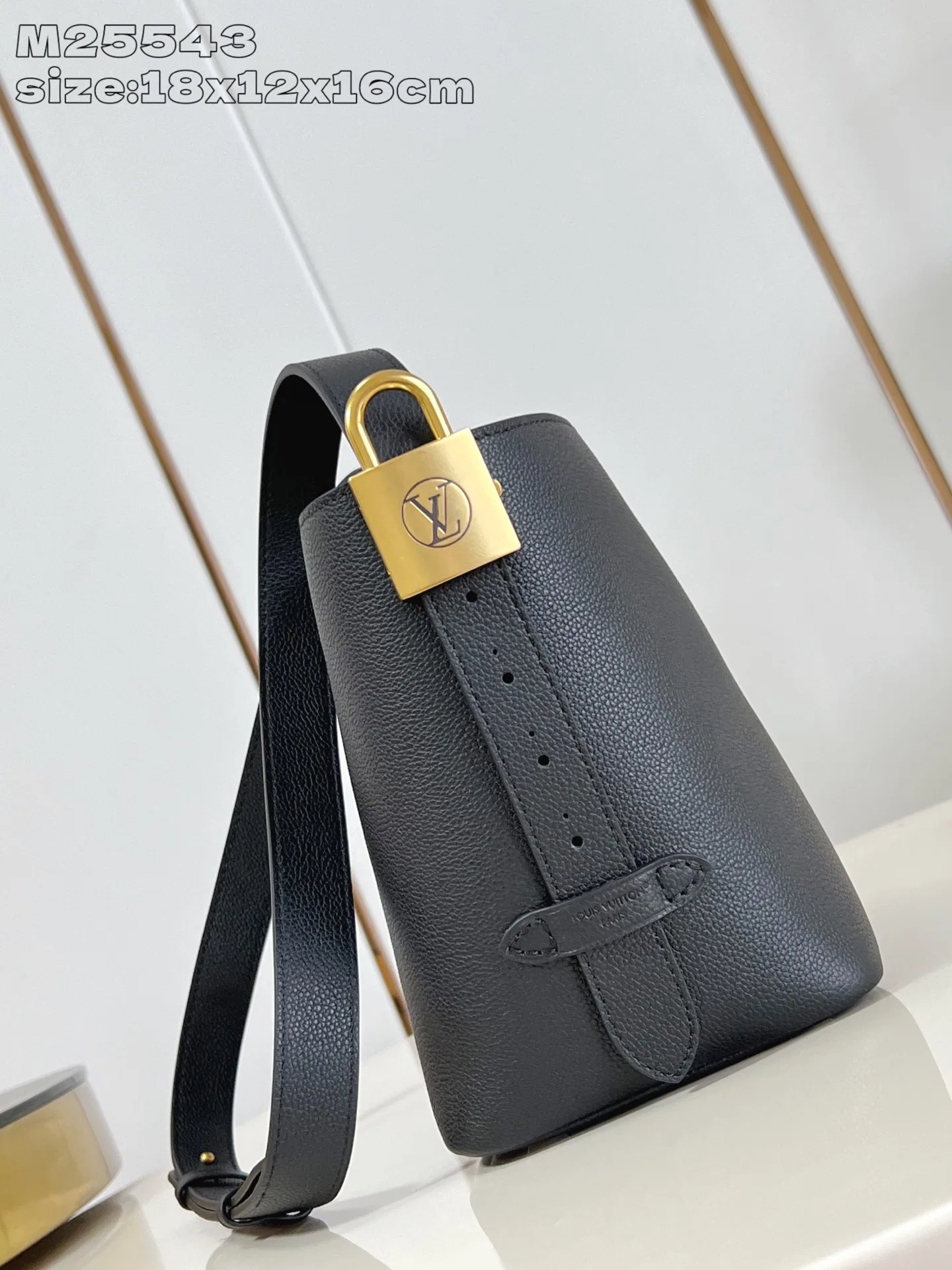 LV 27FW EJMGZXH 001 버킷백 3
