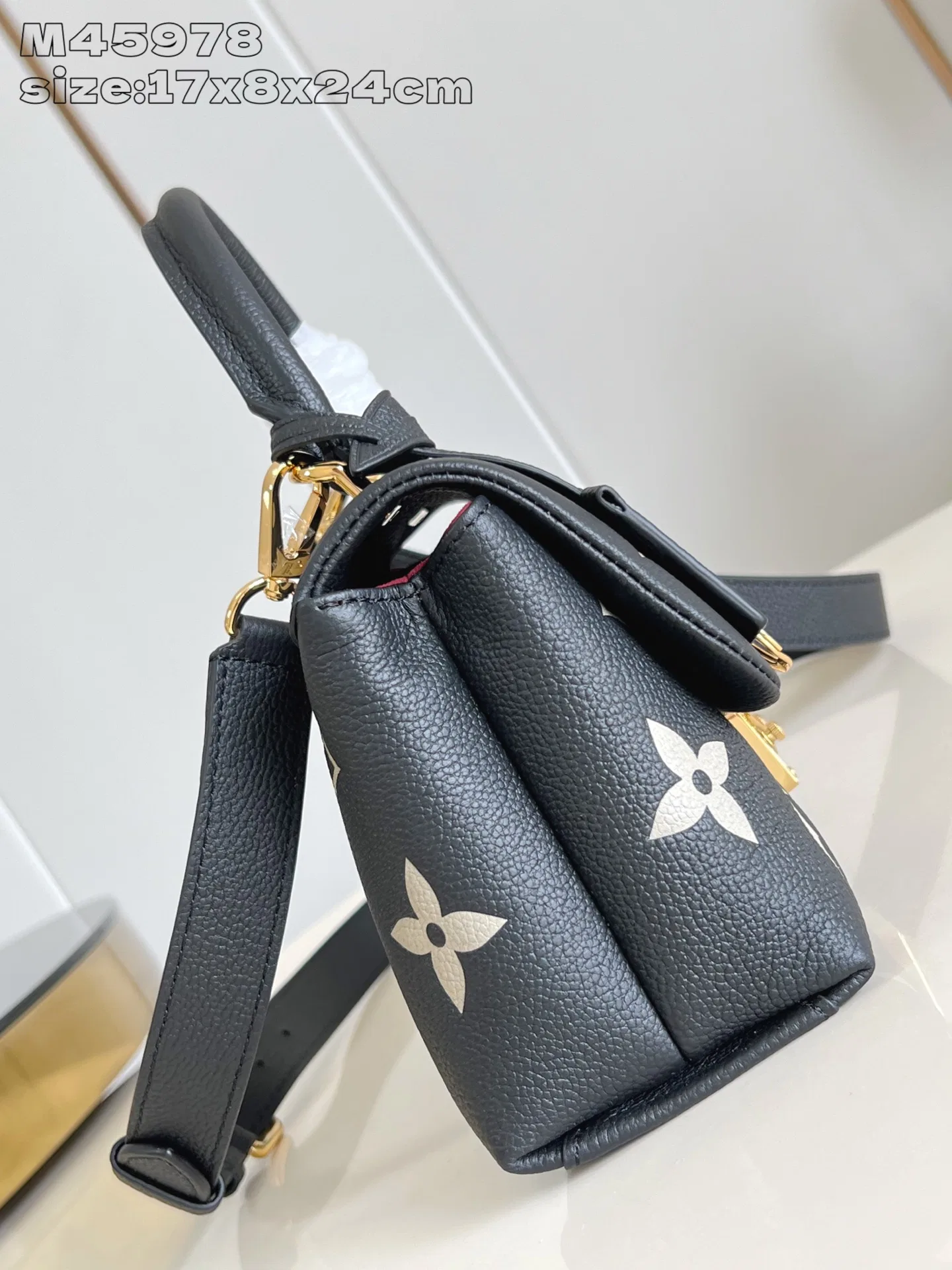 LV 27FW EJMGZXH 002 숄더백 4
