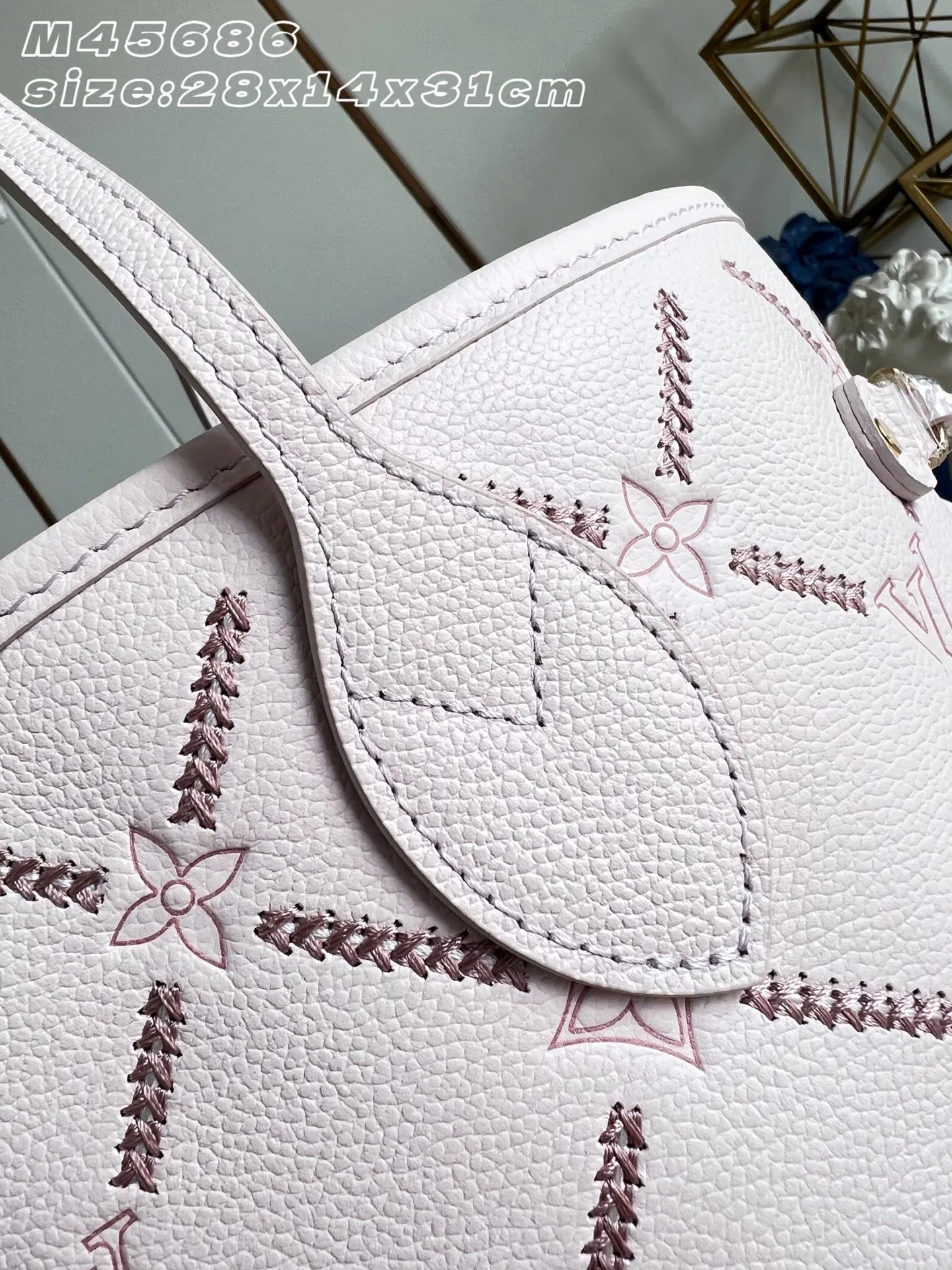 LV 27FW EJMGZXH 007 토트백 3