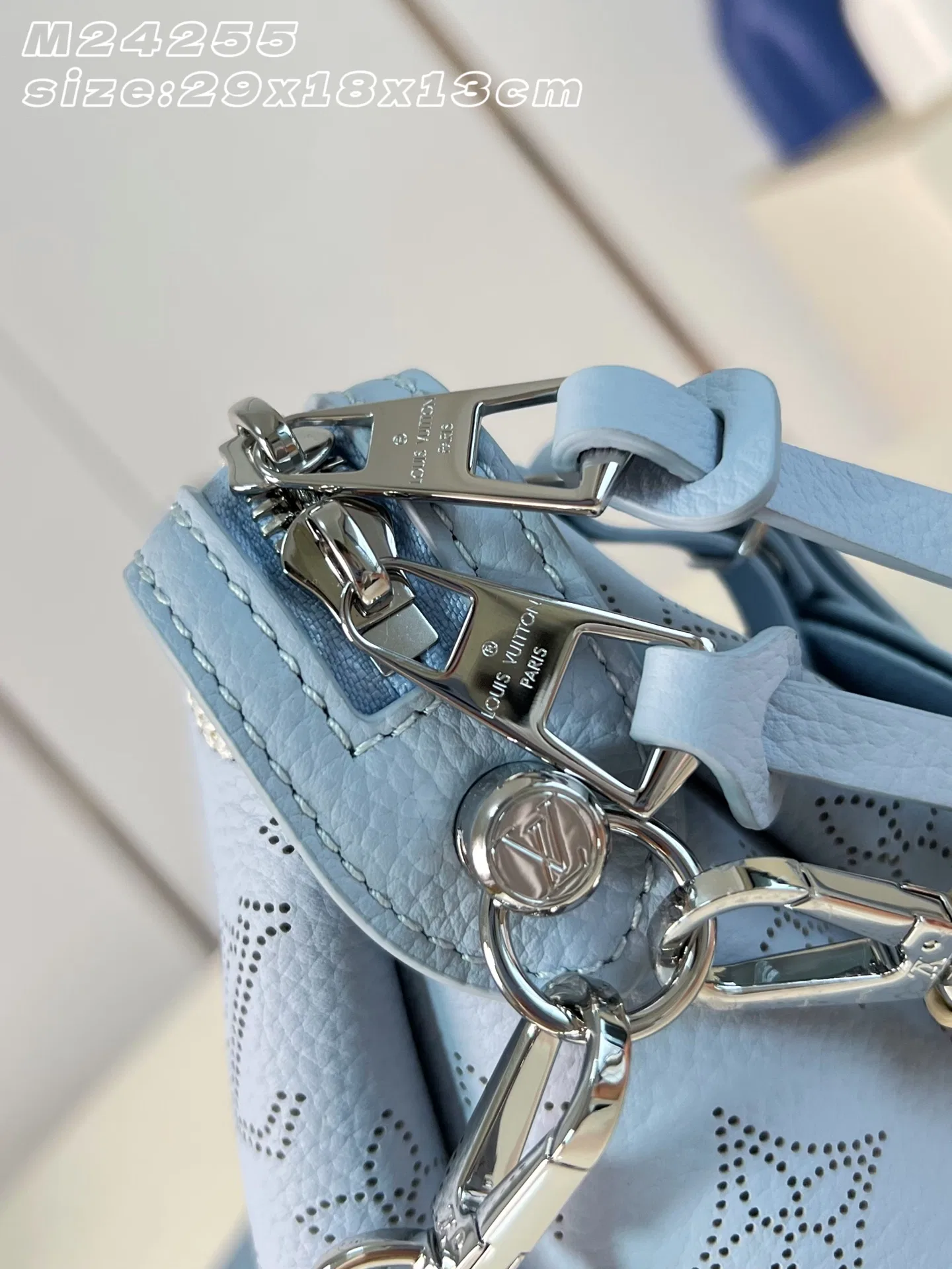 LV 27FW EJMGZXH 042 숄더백 4