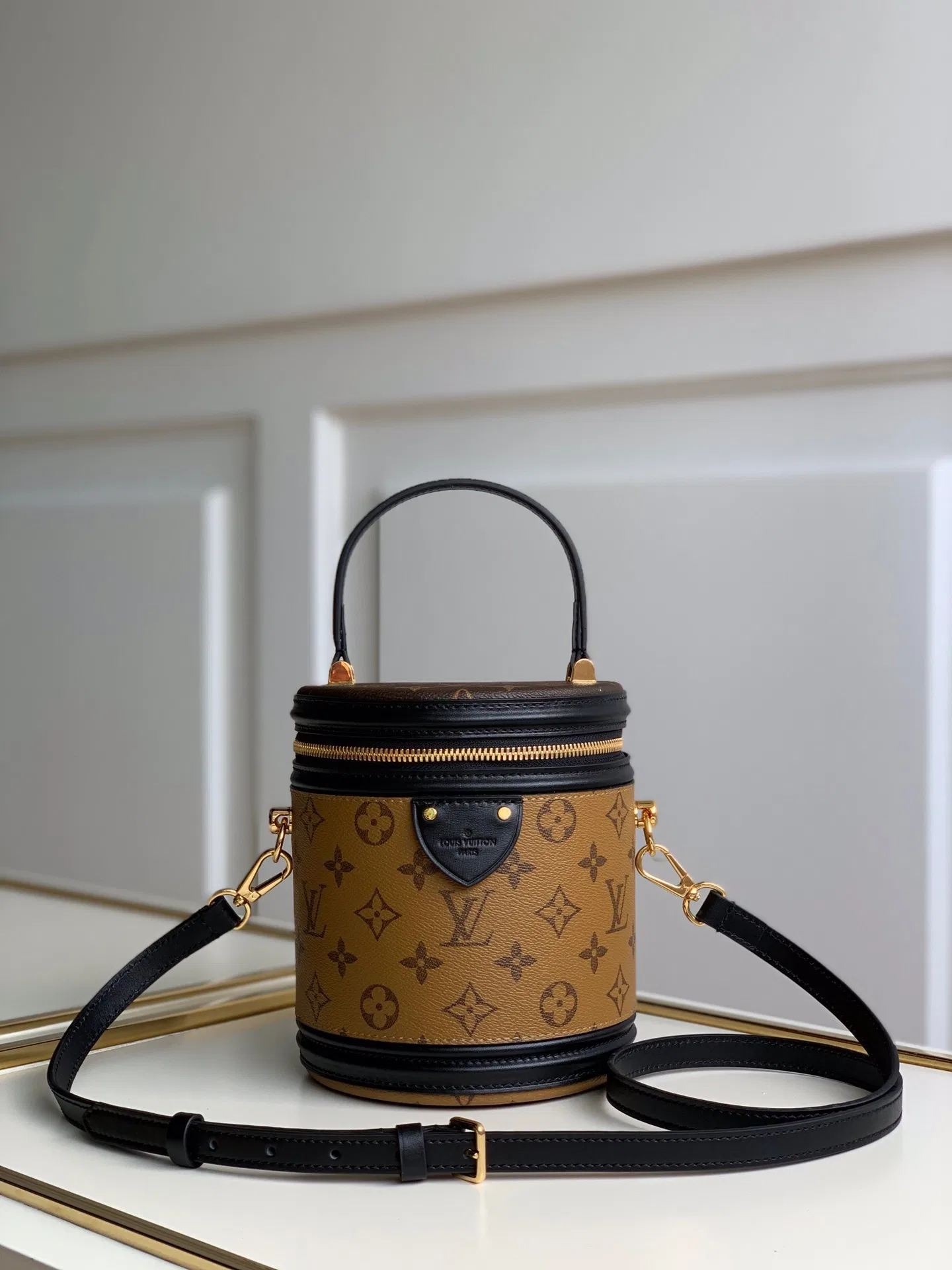 LV 27FW EJMGZXH 062 버킷백