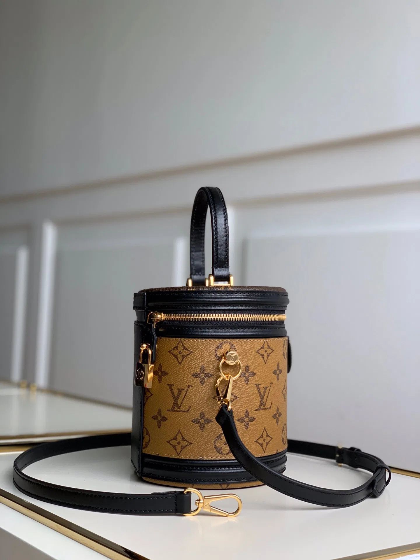 LV 27FW EJMGZXH 062 버킷백 3