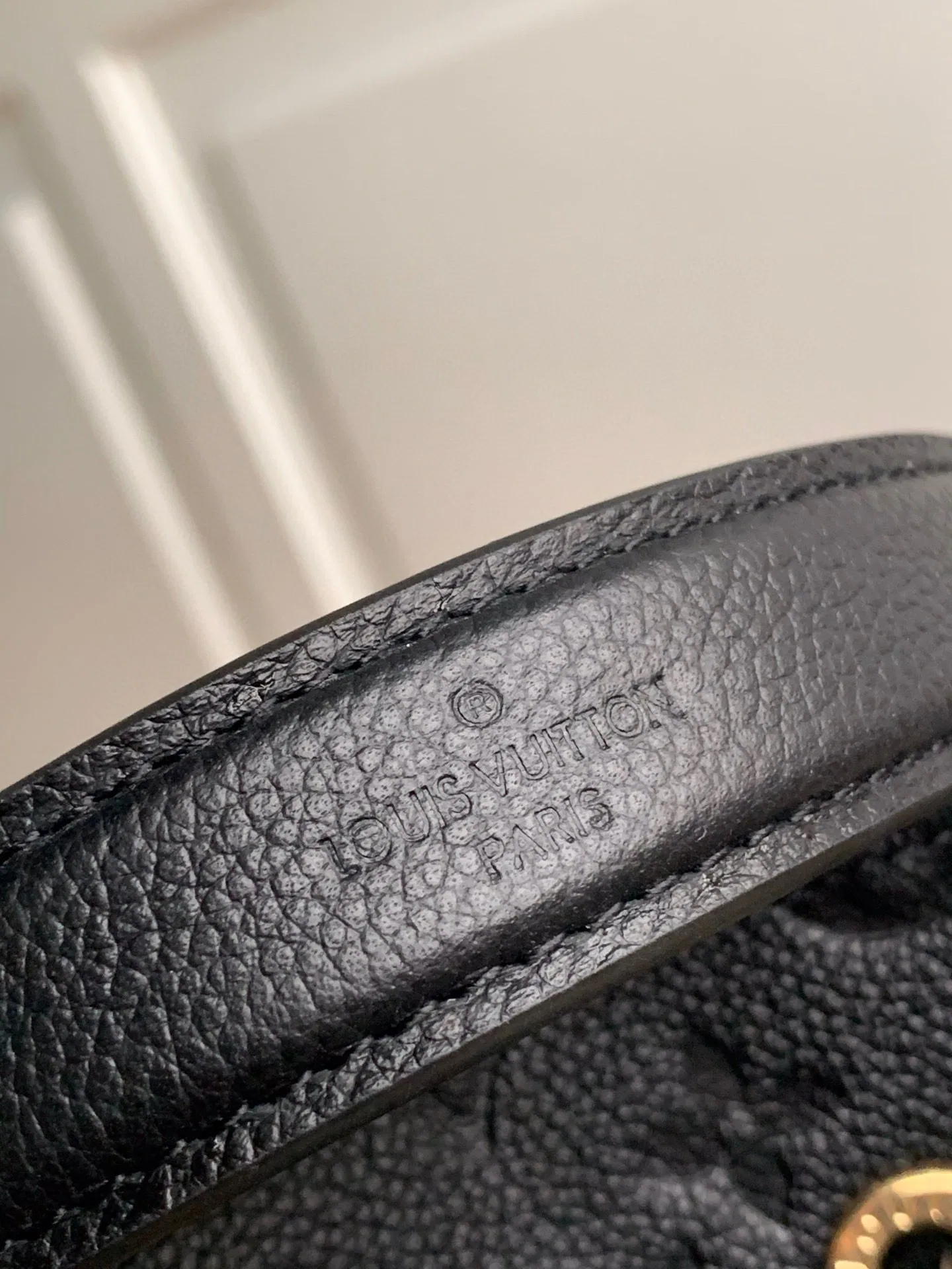 LV 27FW EJMGZXH 065 버킷백 5