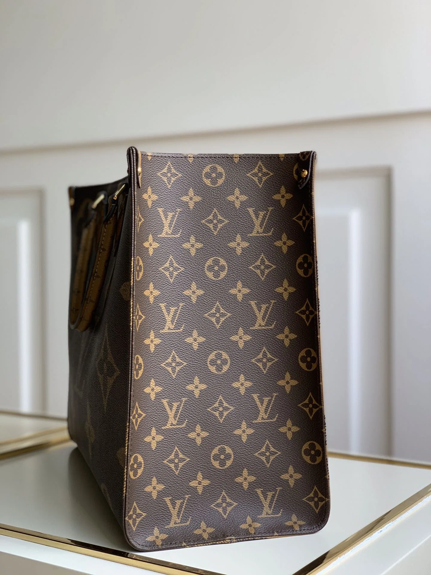LV 27FW EJMGZXH 066 토트백 4