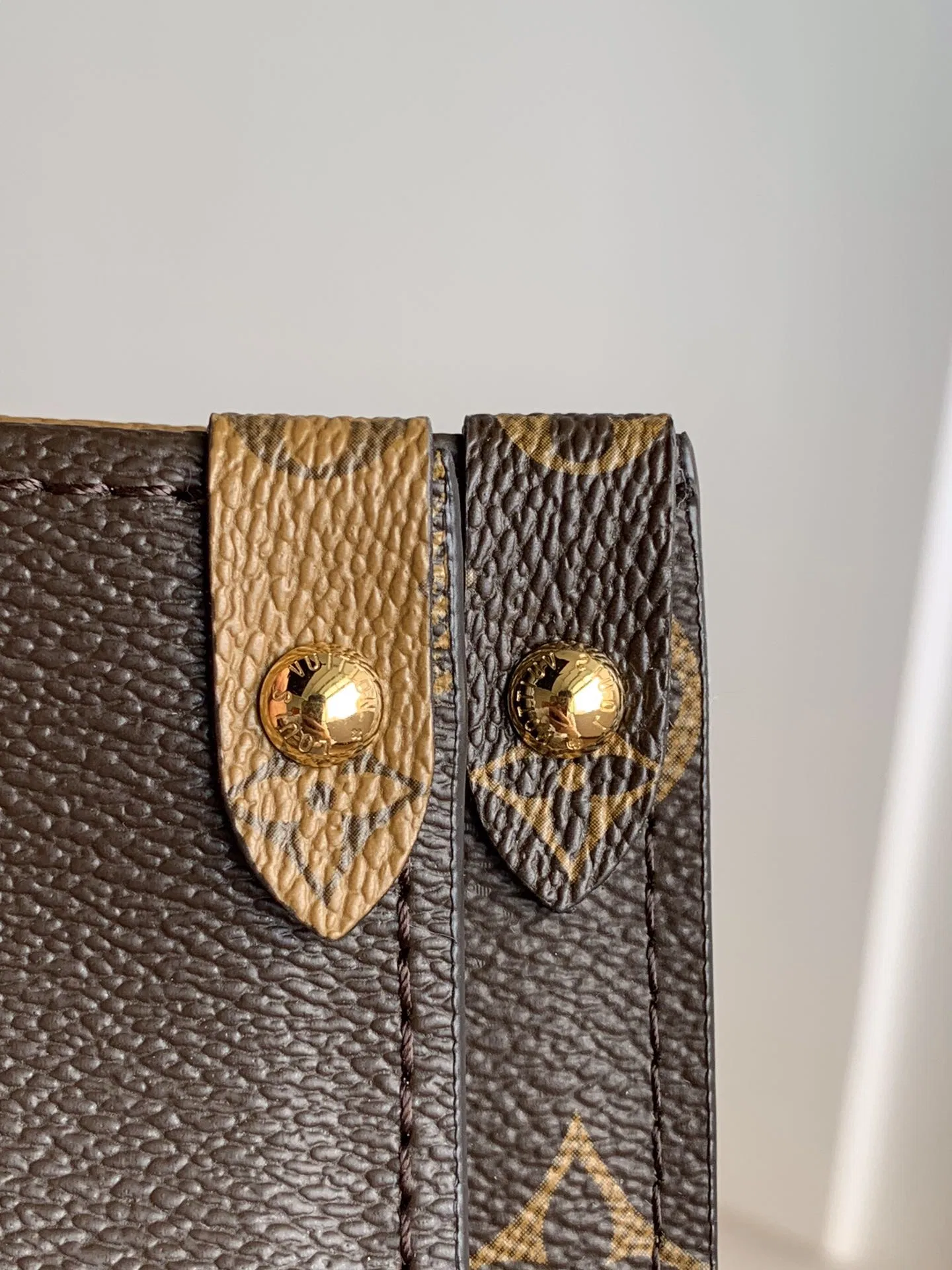 LV 27FW EJMGZXH 066 토트백 6