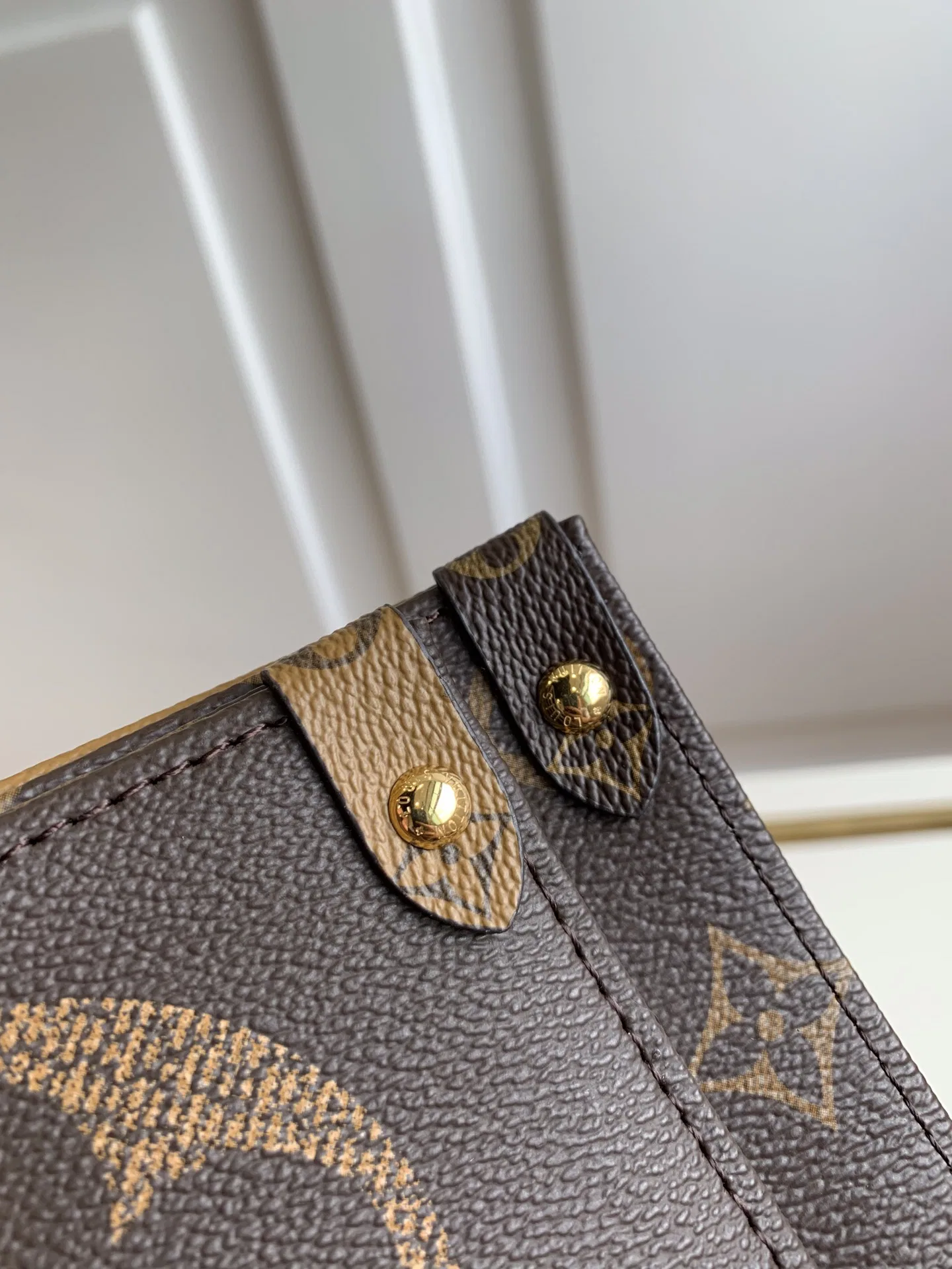 LV 27FW EJMGZXH 068 토트백 6