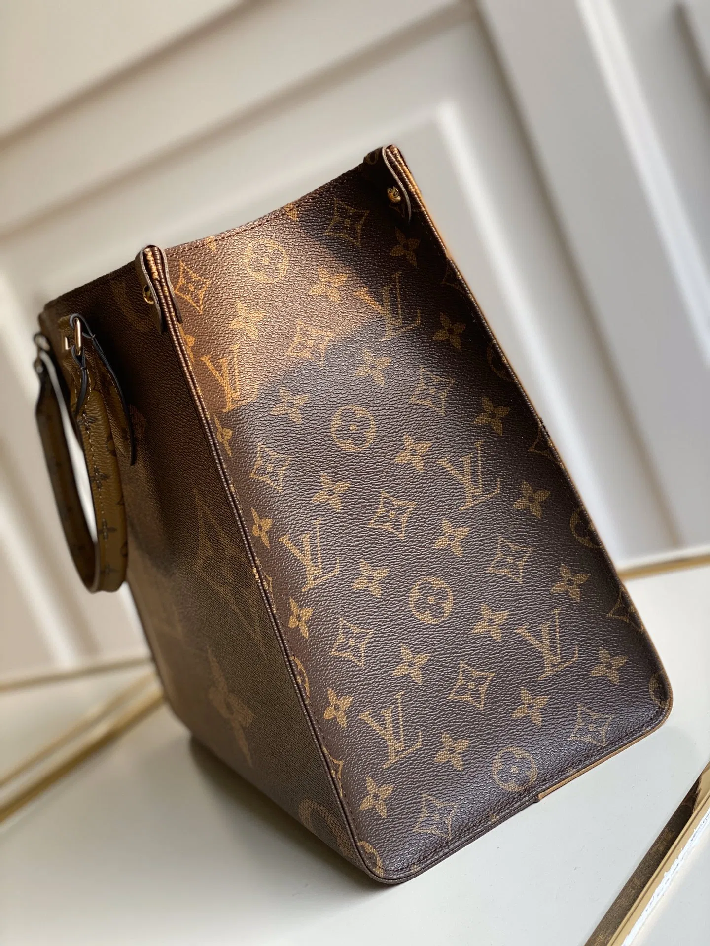 LV 27FW EJMGZXH 069 토트백 4