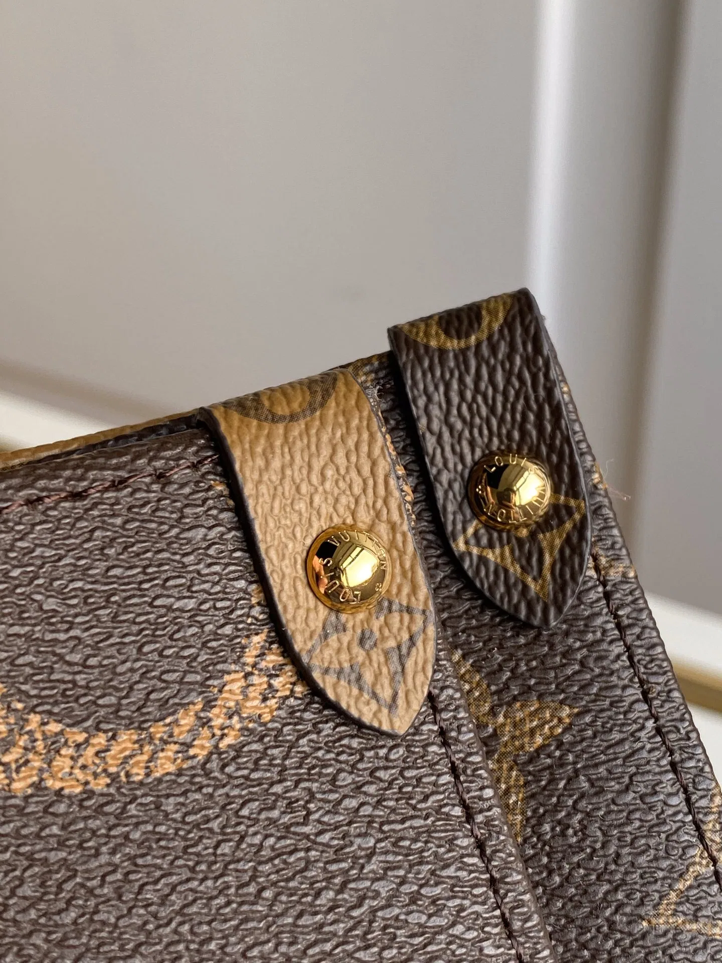 LV 27FW EJMGZXH 069 토트백 6