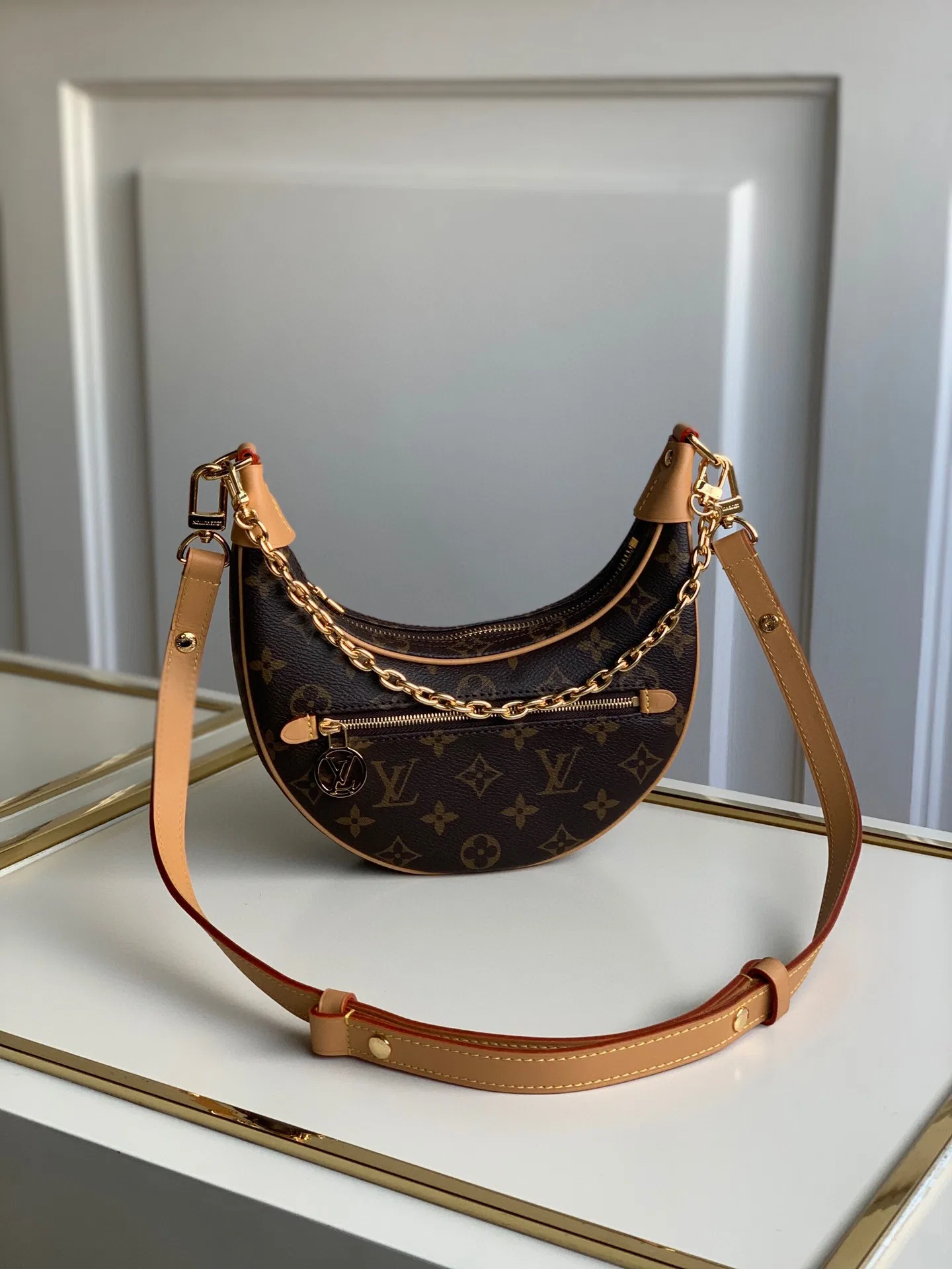 LV 27FW EJMGZXH 070 미니숄더백