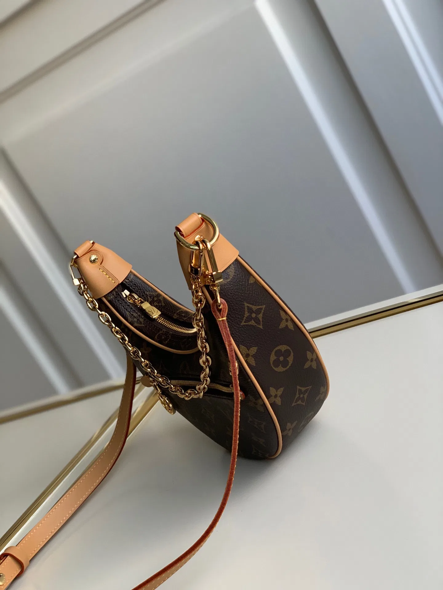 LV 27FW EJMGZXH 070 미니숄더백 3