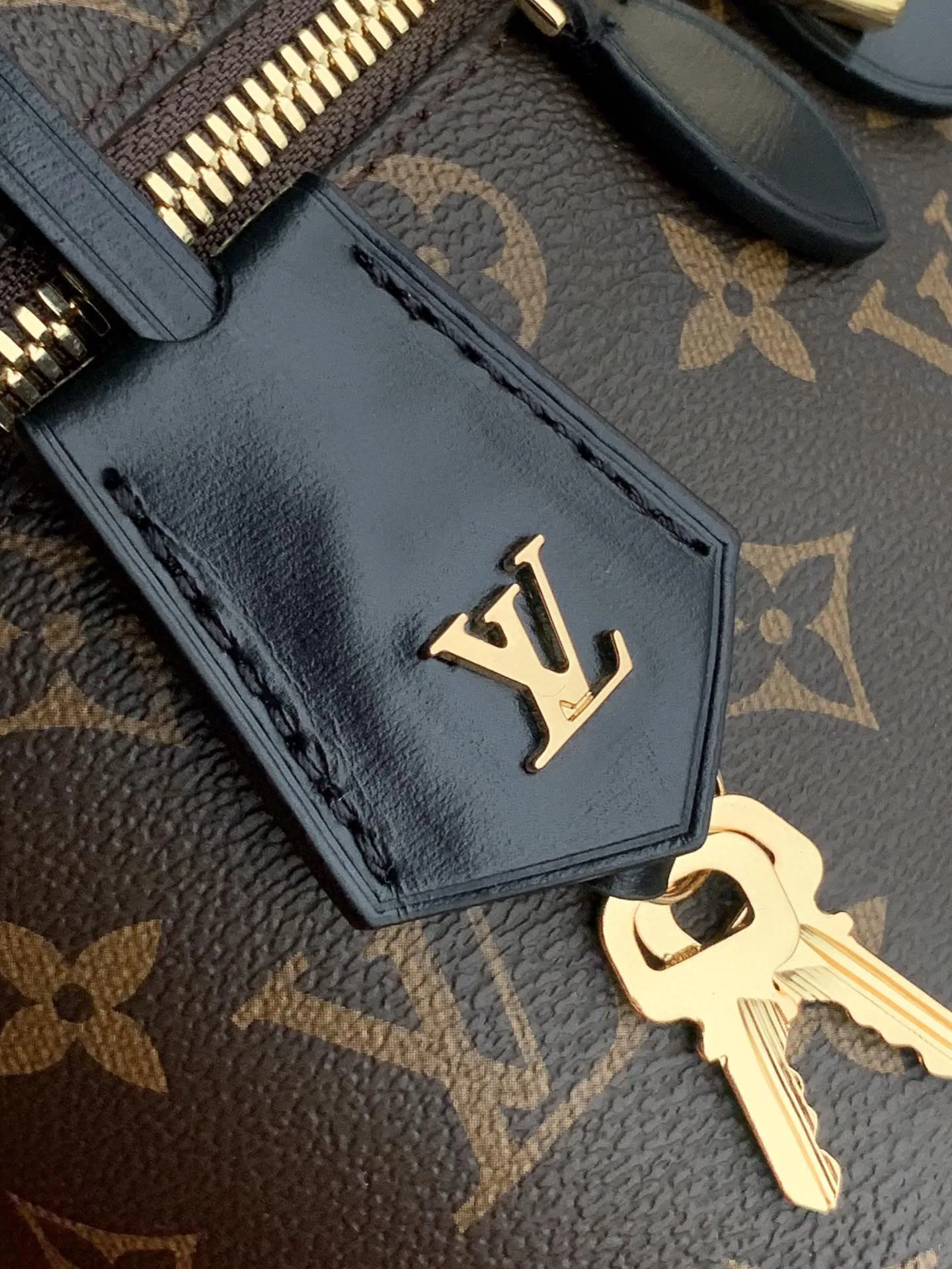 LV 27FW EJMGZXH 071 미니백 6