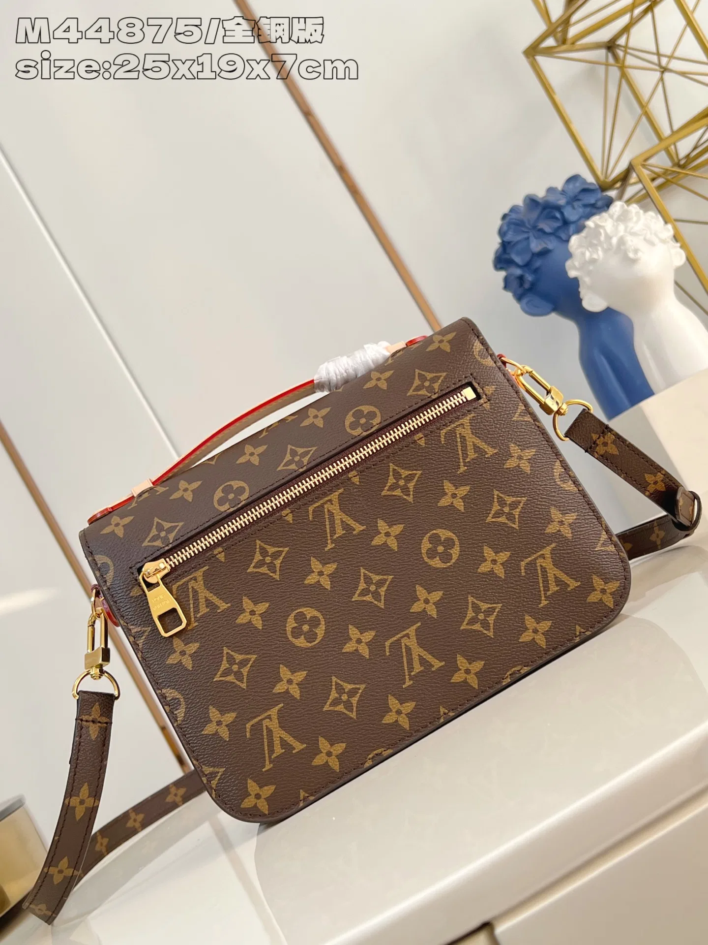 LV 27FW EJMGZXH 074 숄더백 5