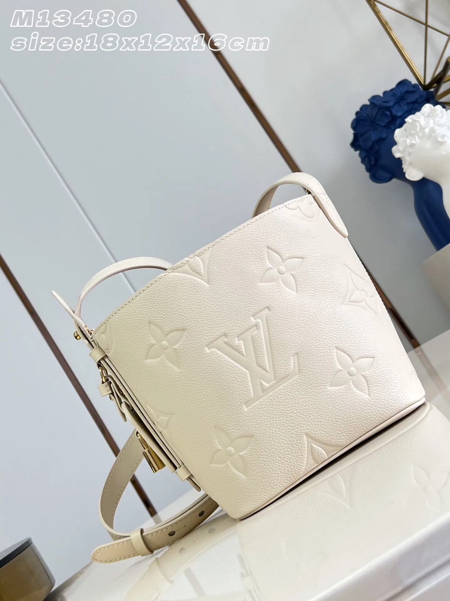 LV 27FW EJMGZXH 098 버킷백