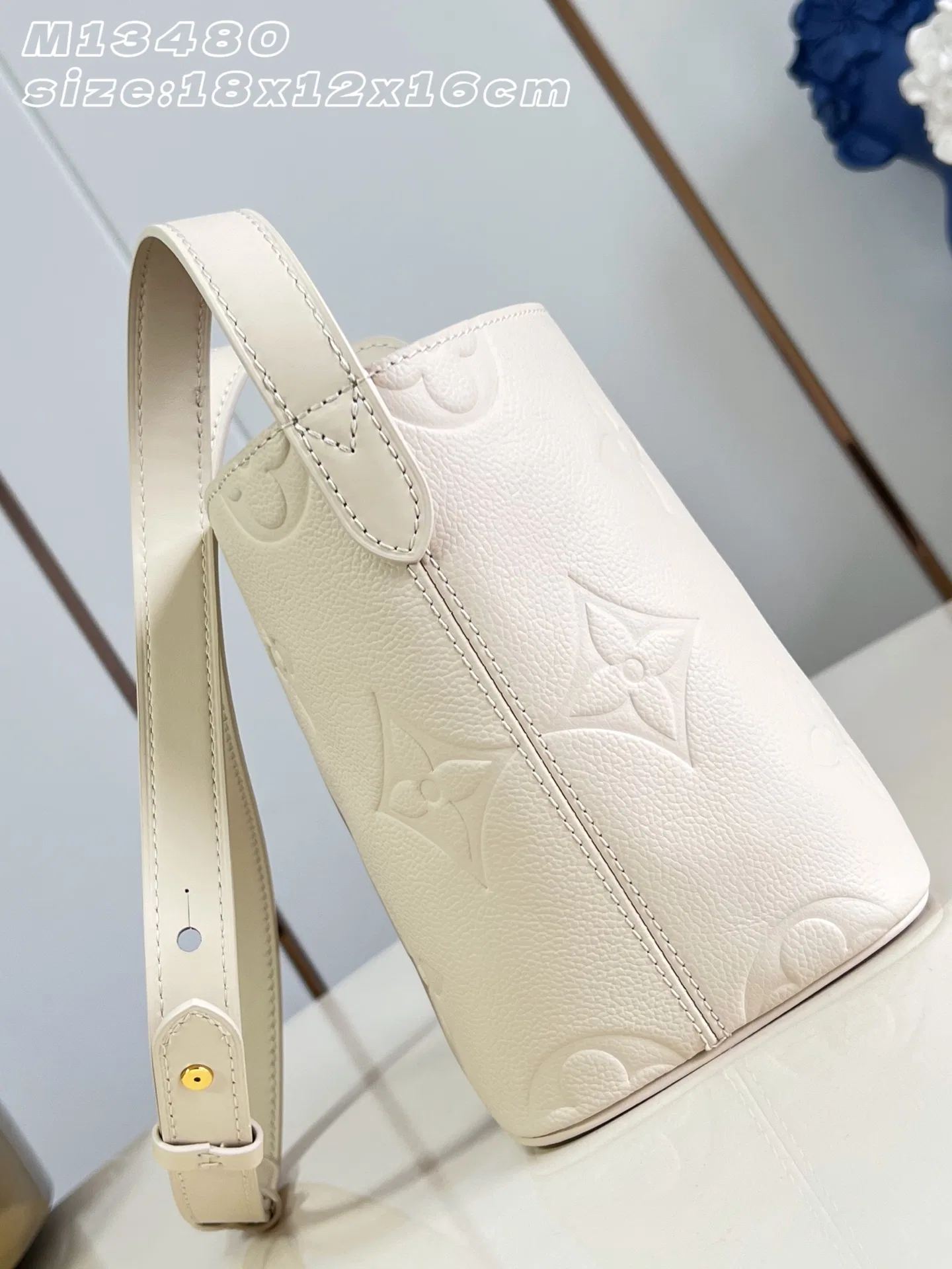 LV 27FW EJMGZXH 098 버킷백 6