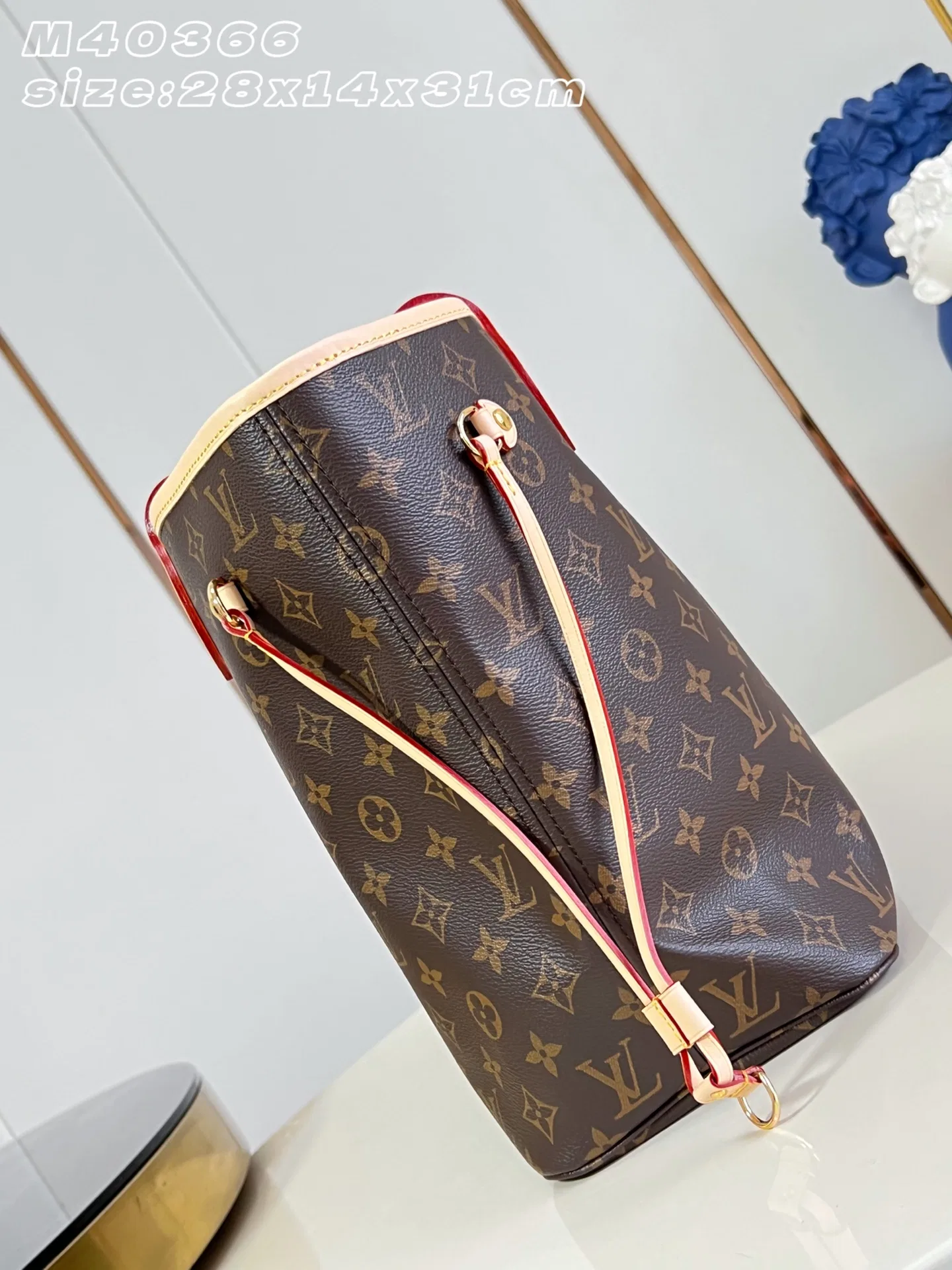 LV 27FW EJMGZXH 121 토트백 4