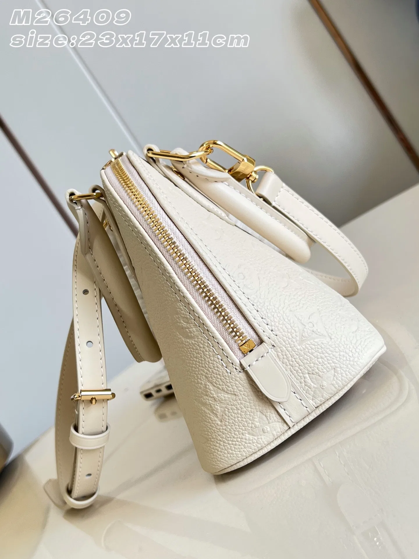 LV 27FW EJMGZXH 137 토트백 4