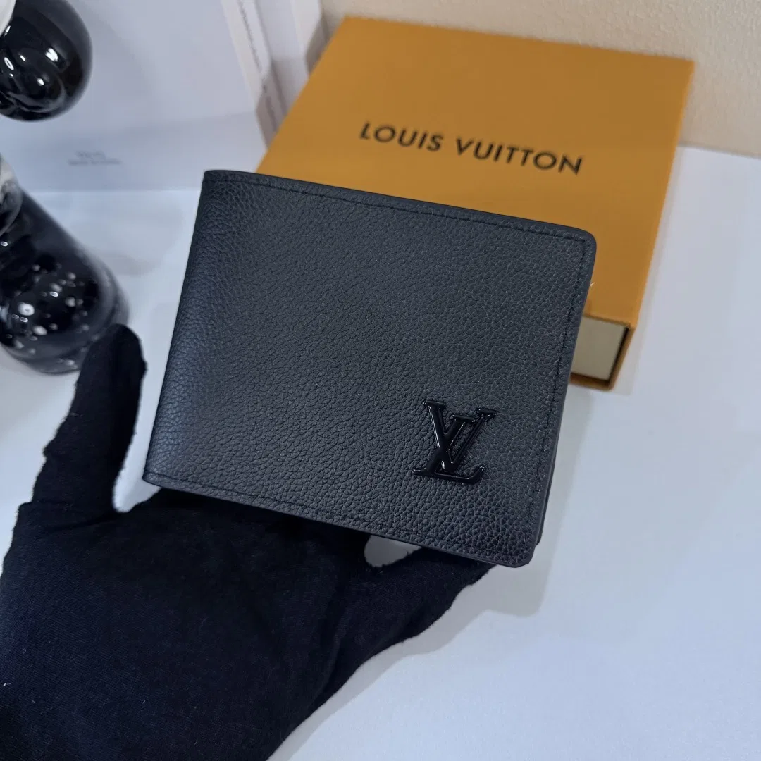 LV 27FW JBJVXGJ 051 지갑 3