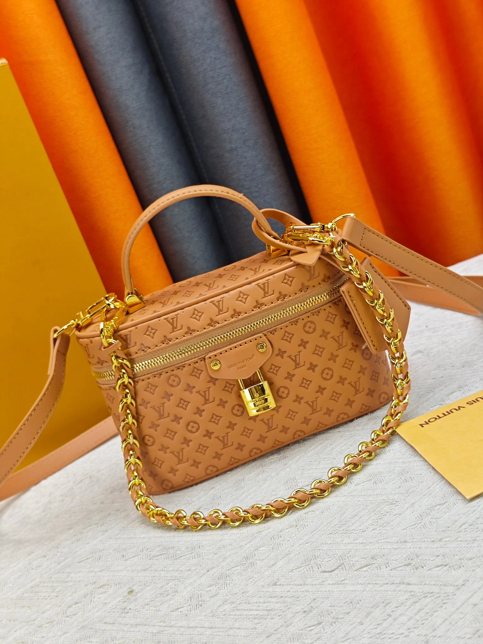 LV 27FW JBJVXGJ 063 토트백